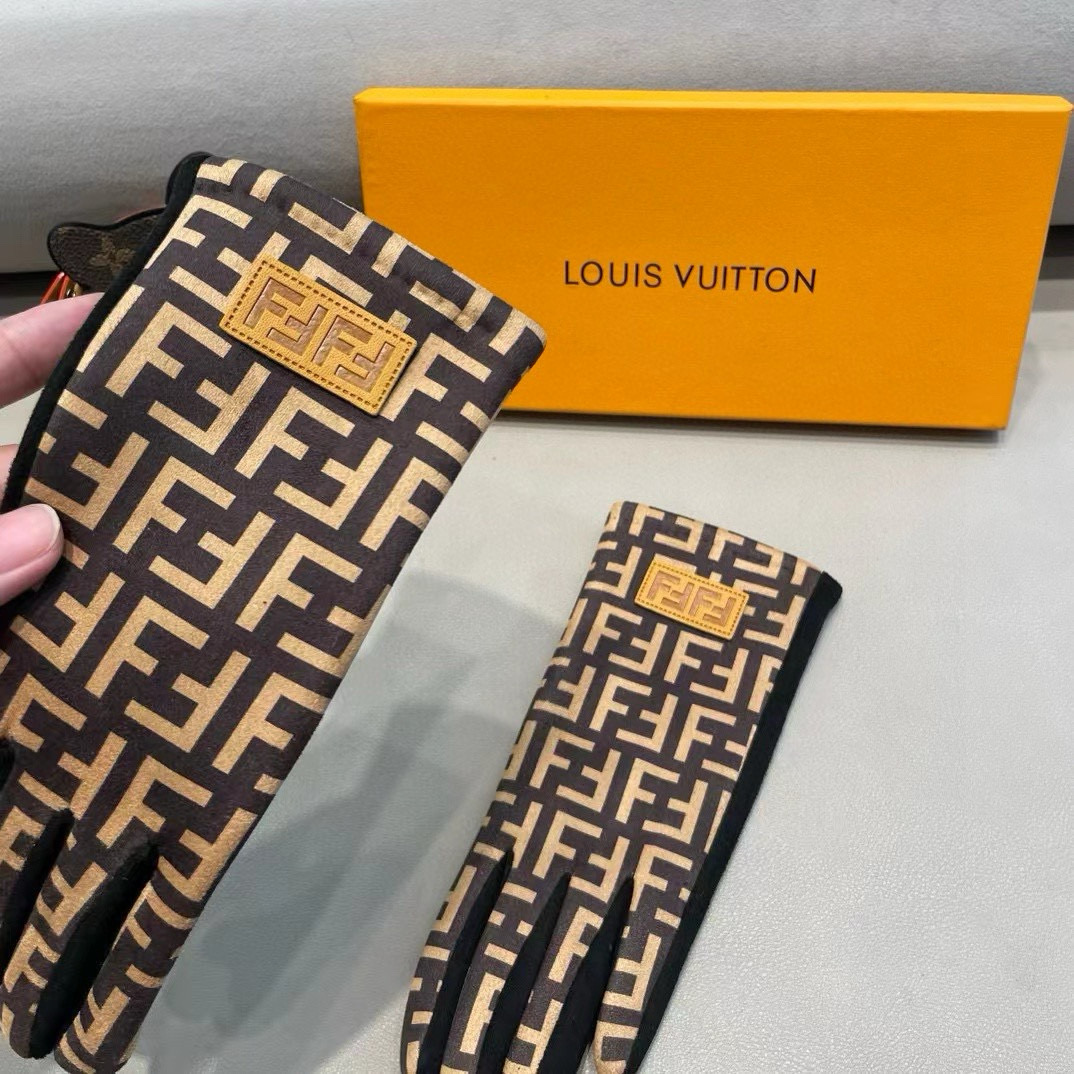 “Fendi Wool-Shield Gloves: Warm F-F Letter Design for Autumn and Winter” - 图片 7