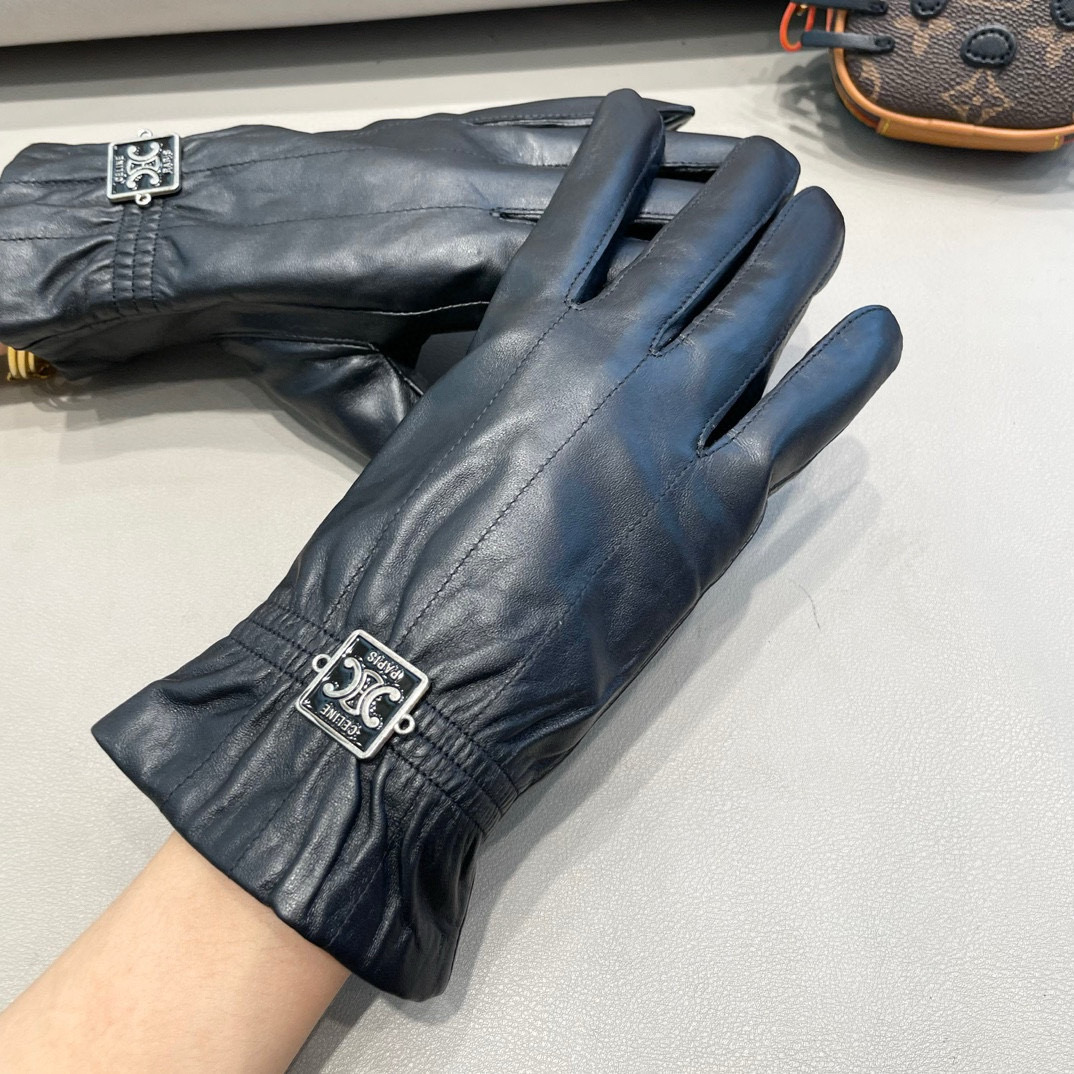 NO:554860,Celine women's new sheepskin gloves, fashionable gloves, warm in autumn and winter with velvet lining, classic, simple and easy to use, super comfortable, soft and versatile!  Size ML gloves, gloves, celine, sheepskin, gloves19860909Celine塞琳 女款新品羊皮手套,时尚手套,秋冬保暖加绒内里,经典简洁上手超舒适柔软、百搭！码数ML手套,手套,celine,sheepskin,gloves,accessory