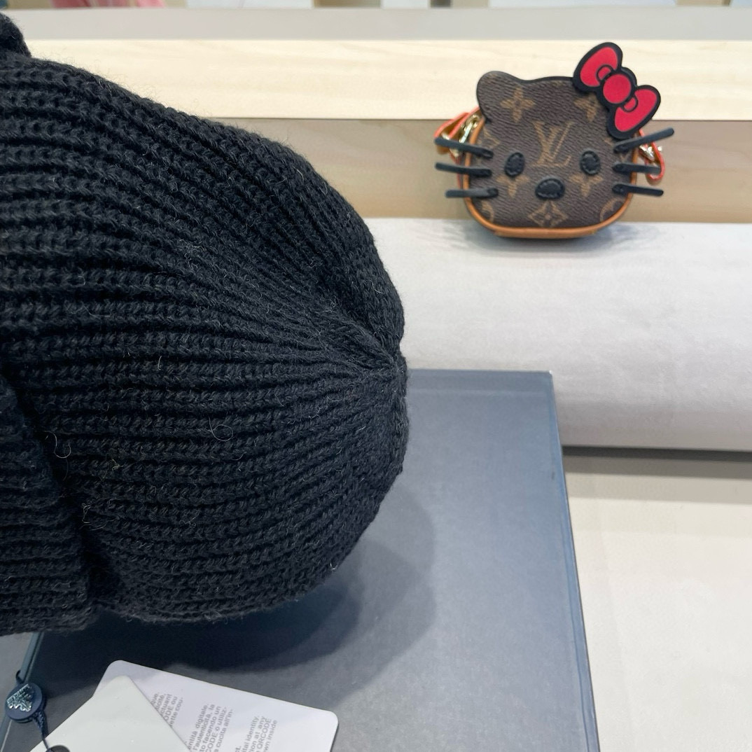  蒙口Moncler盟可睐💥官网经典针织帽，原单复刻.非常柔软亲肤，弹性很好💓有质感又非常百搭的款式~保