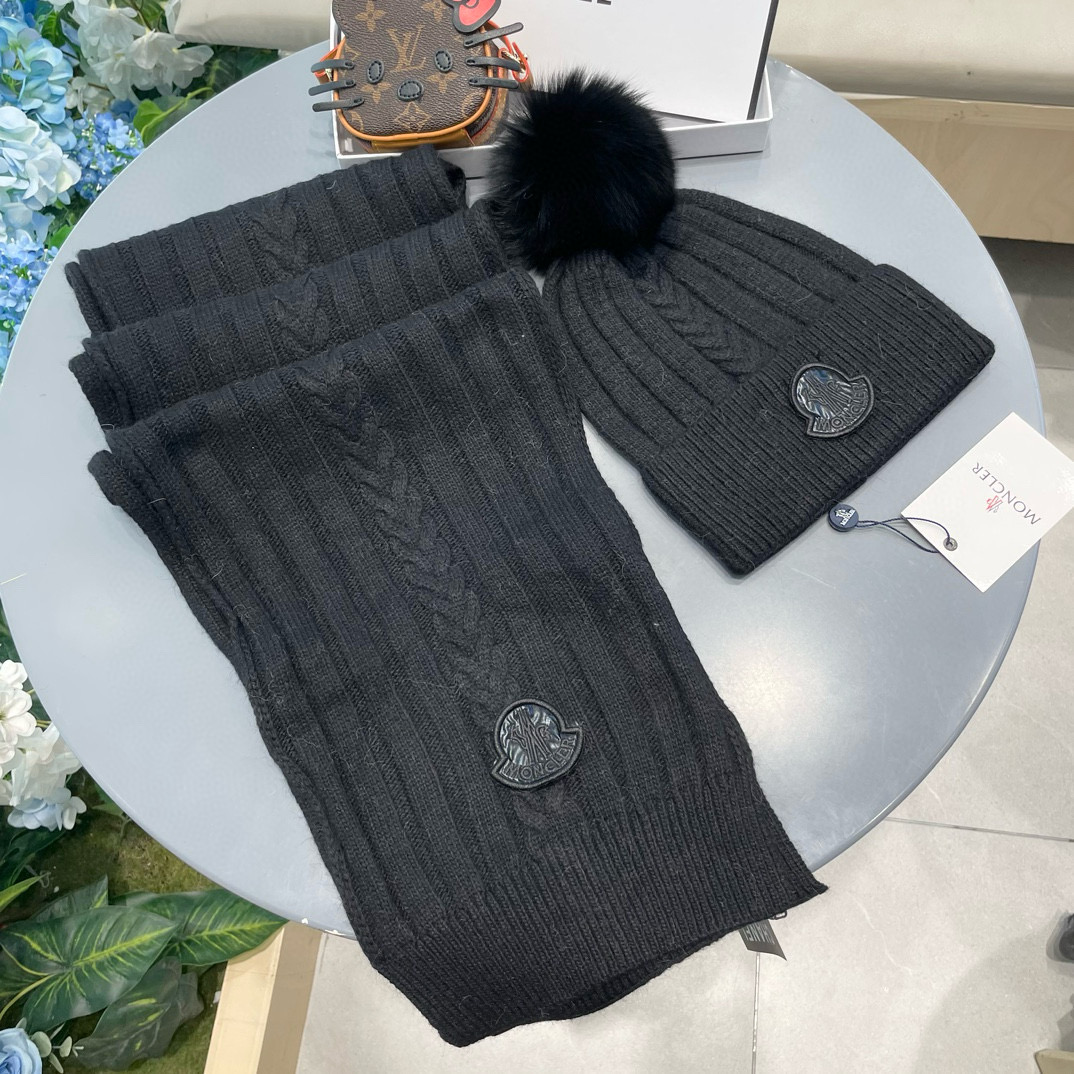 Moncler Wool Rabbit Hat and Scarf: Warm and Stylish Unisex Couples’ Accessories with Unique Labeling Options - 图片 4