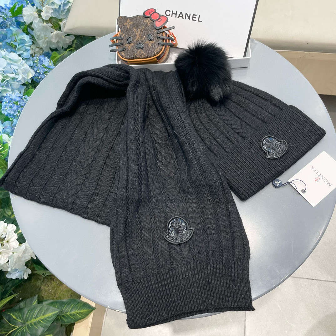 Moncler Wool Rabbit Hat and Scarf: Warm and Stylish Unisex Couples’ Accessories with Unique Labeling Options - 图片 2