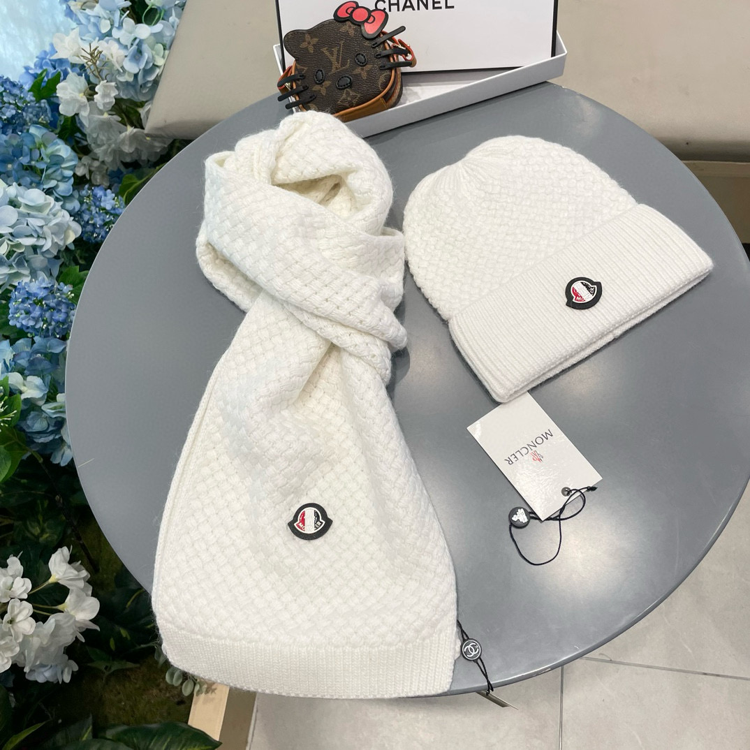 “Moncler Wool Rabbit Hat and Scarf: Warm and Stylish Unisex Couple Set” - 图片 5