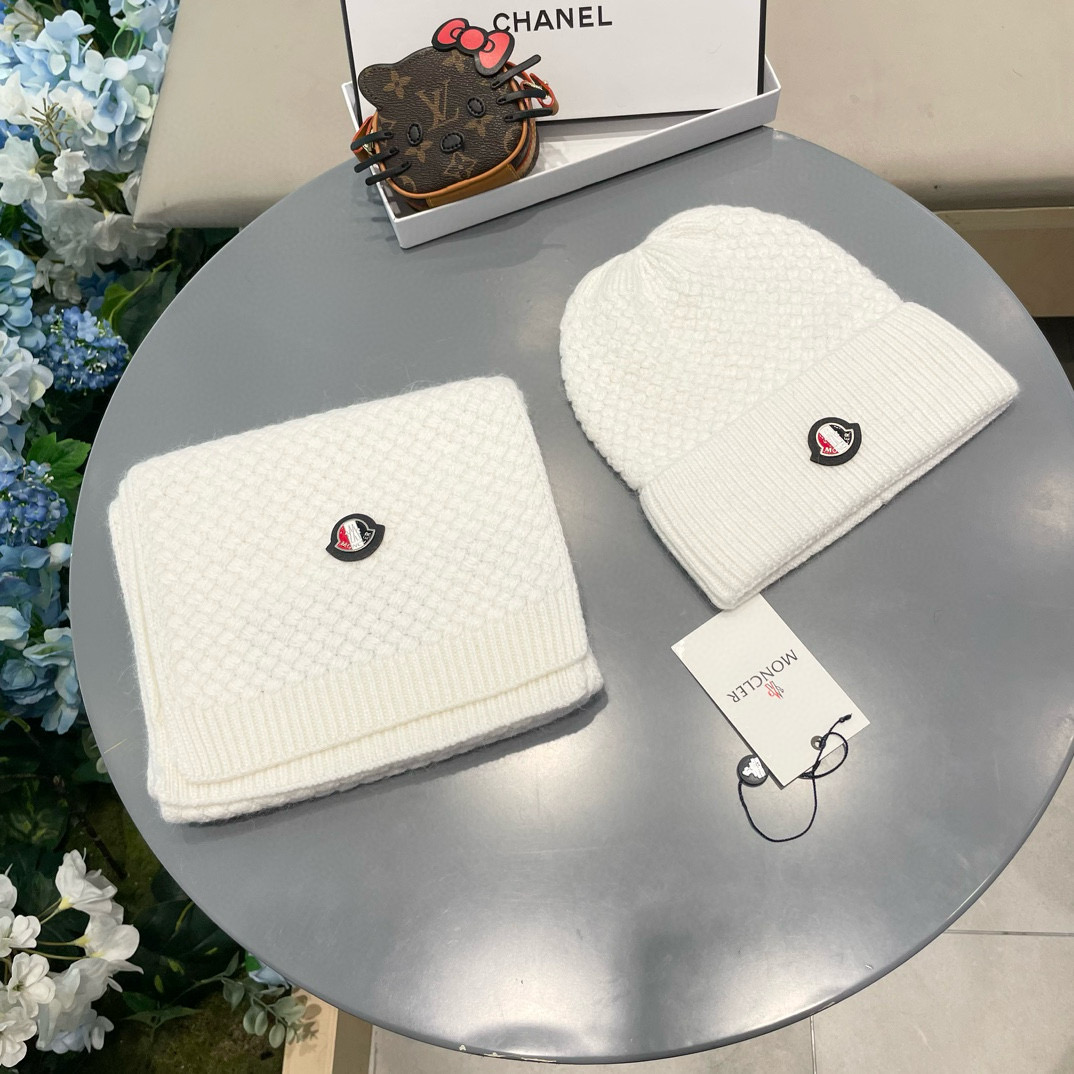“Moncler Wool Rabbit Hat and Scarf: Warm and Stylish Unisex Couple Set” - 图片 2