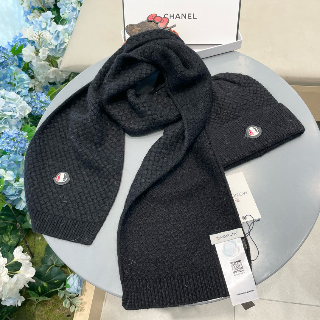 “Moncler Wool Rabbit Hat and Scarf Set for Stylish Warmth – Unisex Couples’ Fashion” - 图片 5