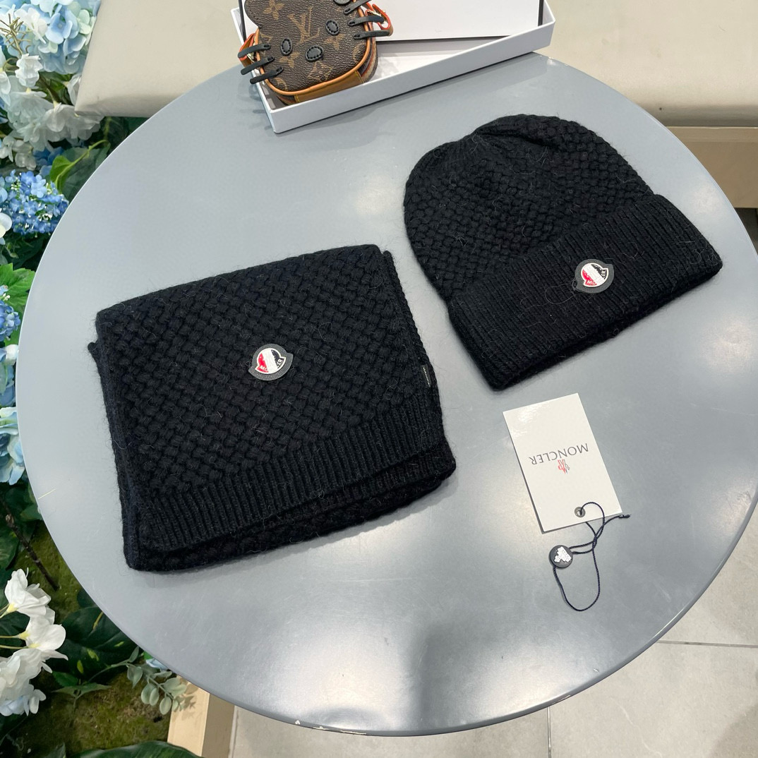 “Moncler Wool Rabbit Hat and Scarf Set for Stylish Warmth – Unisex Couples’ Fashion” - 图片 2