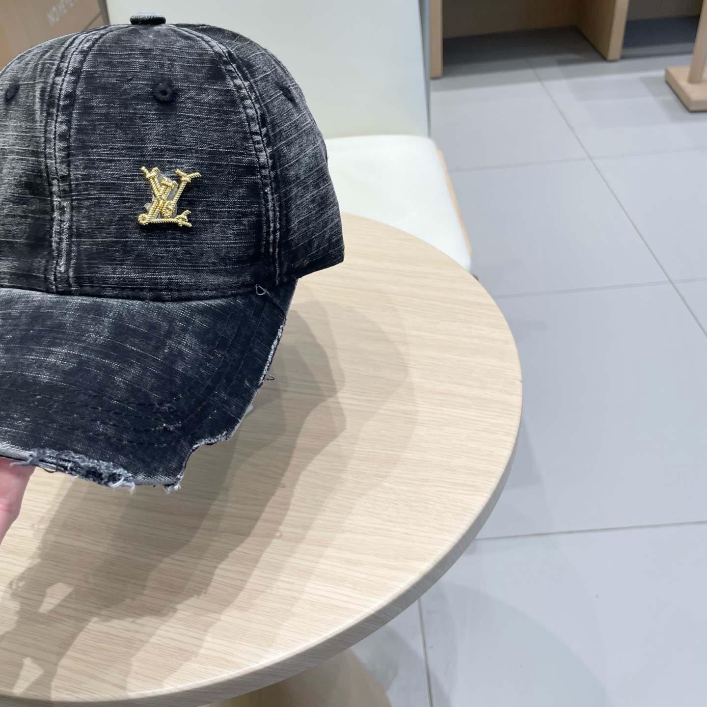  LV路易威登2025春夏原单刺绣棒球帽  轻盈透气。完美版型，独家实物拍摄，男女适用