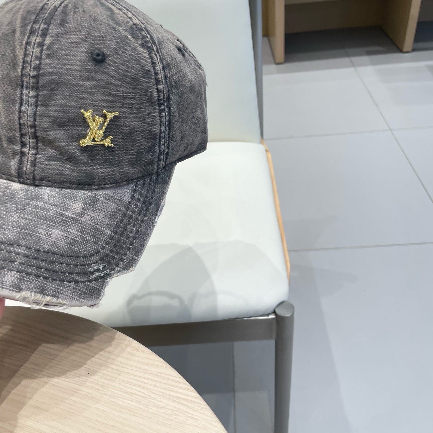  LV路易威登2025春夏原单刺绣棒球帽  轻盈透气。完美版型，独家实物拍摄，男女适用