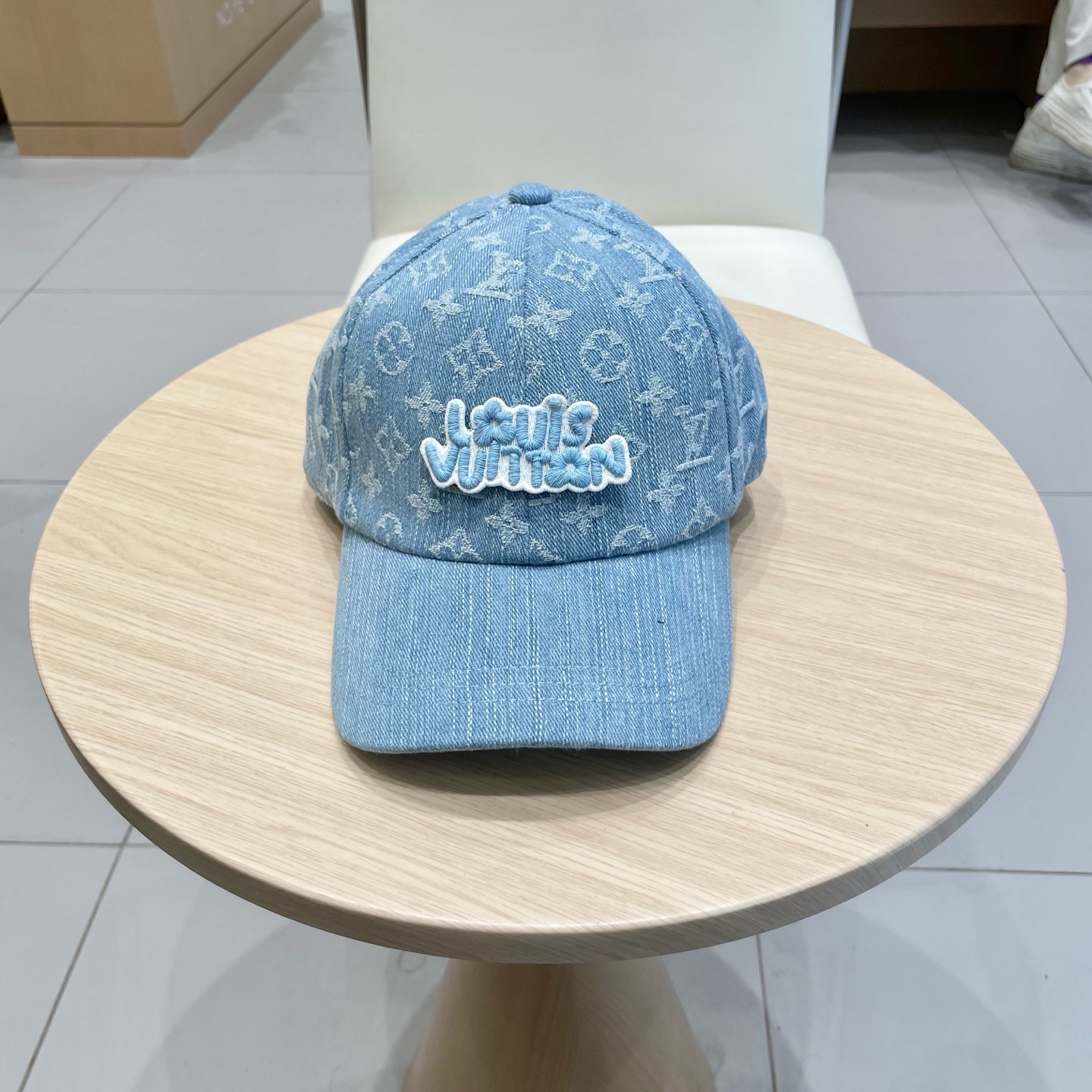NO:220243,2025 new original single denim baseball cap LV Louis Vuitton light and breathable. Perfect style, exclusive physical shot, suitable hat for men and women, fisherman hat baseball cap knit hat, hat, louis vuitton, louis vuitton, espadrilles, hats198609092025新款原单牛仔棒球帽LV路易威登轻盈透气.完美版型,独家实物拍摄,男女适用帽子渔夫帽棒球帽针织帽,帽子,louis vuitton,louis vuitton,espadrilles,hats,hat