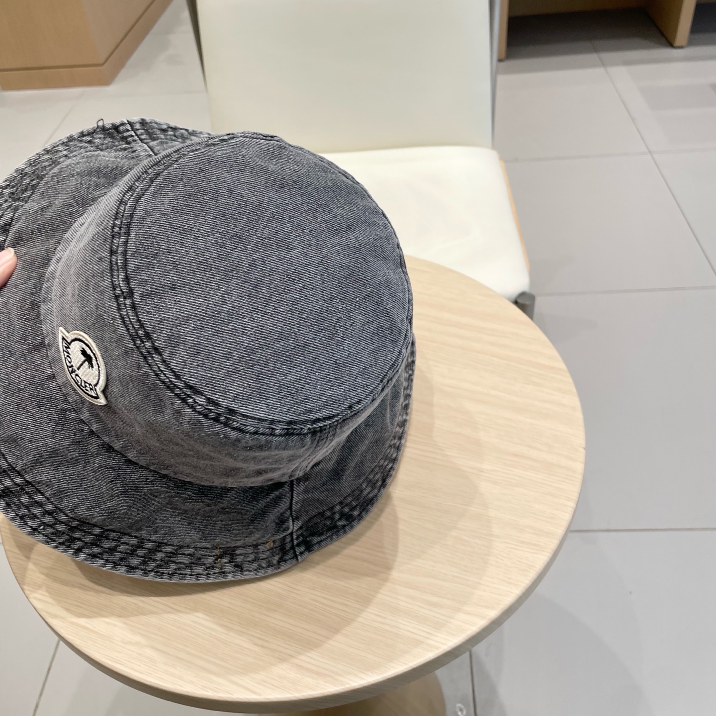  Moncler蒙口2025新款牛仔渔夫帽，经典流行款，质量超赞，