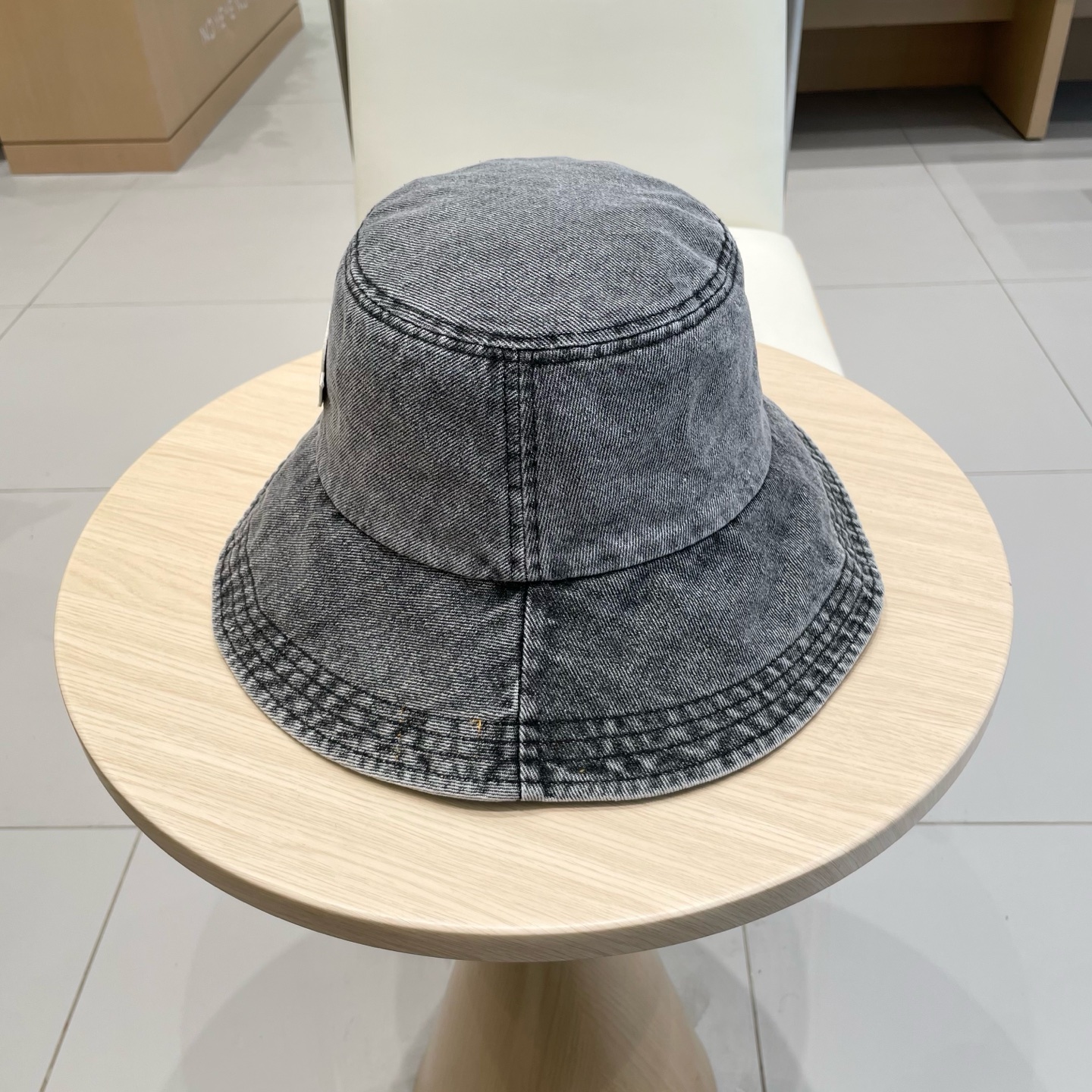  Moncler蒙口2025新款牛仔渔夫帽，经典流行款，质量超赞，