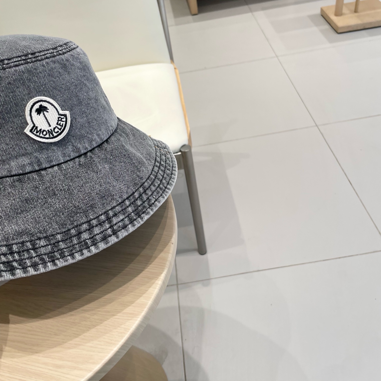  Moncler蒙口2025新款牛仔渔夫帽，经典流行款，质量超赞，