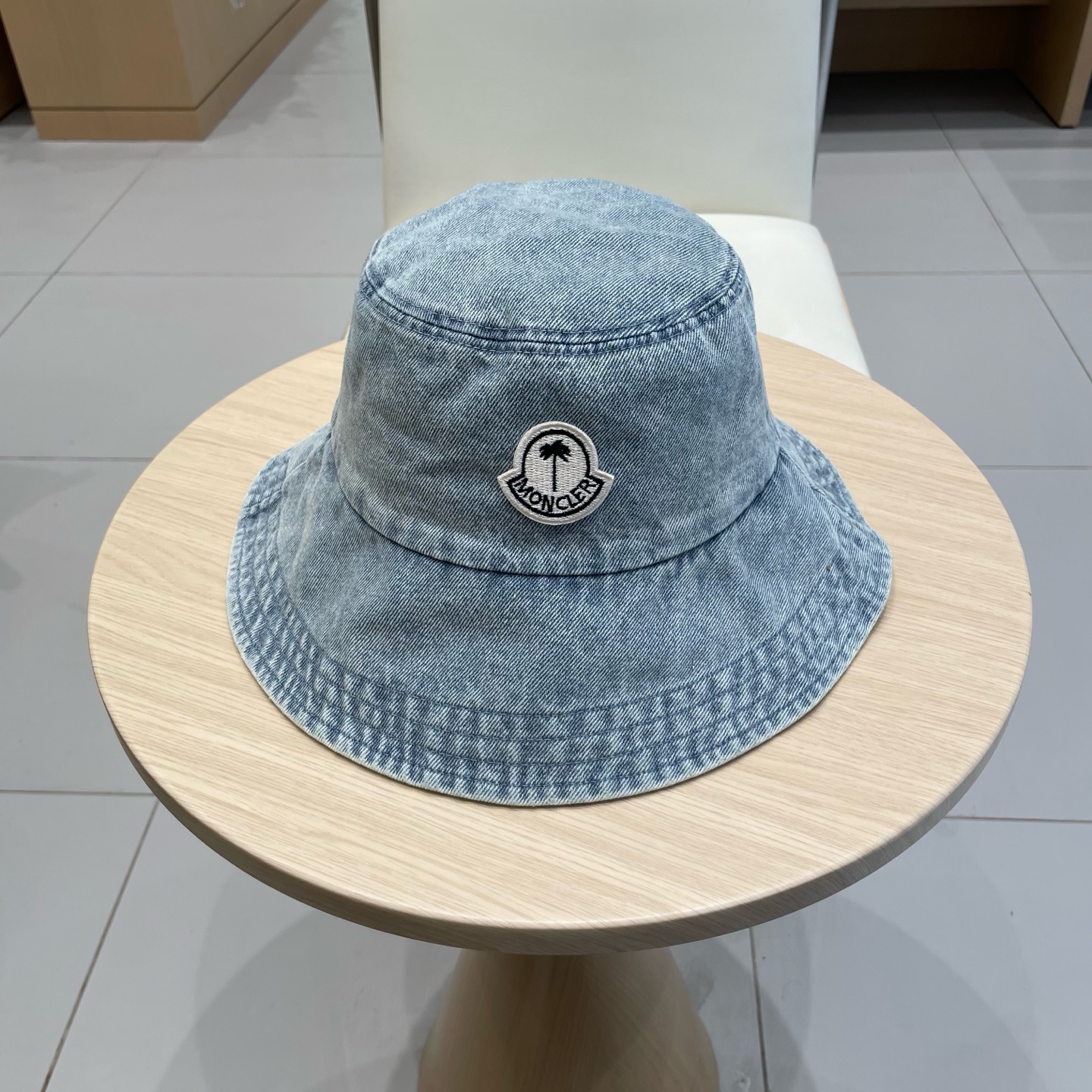  Moncler蒙口2025新款牛仔渔夫帽，经典流行款，质量超赞，