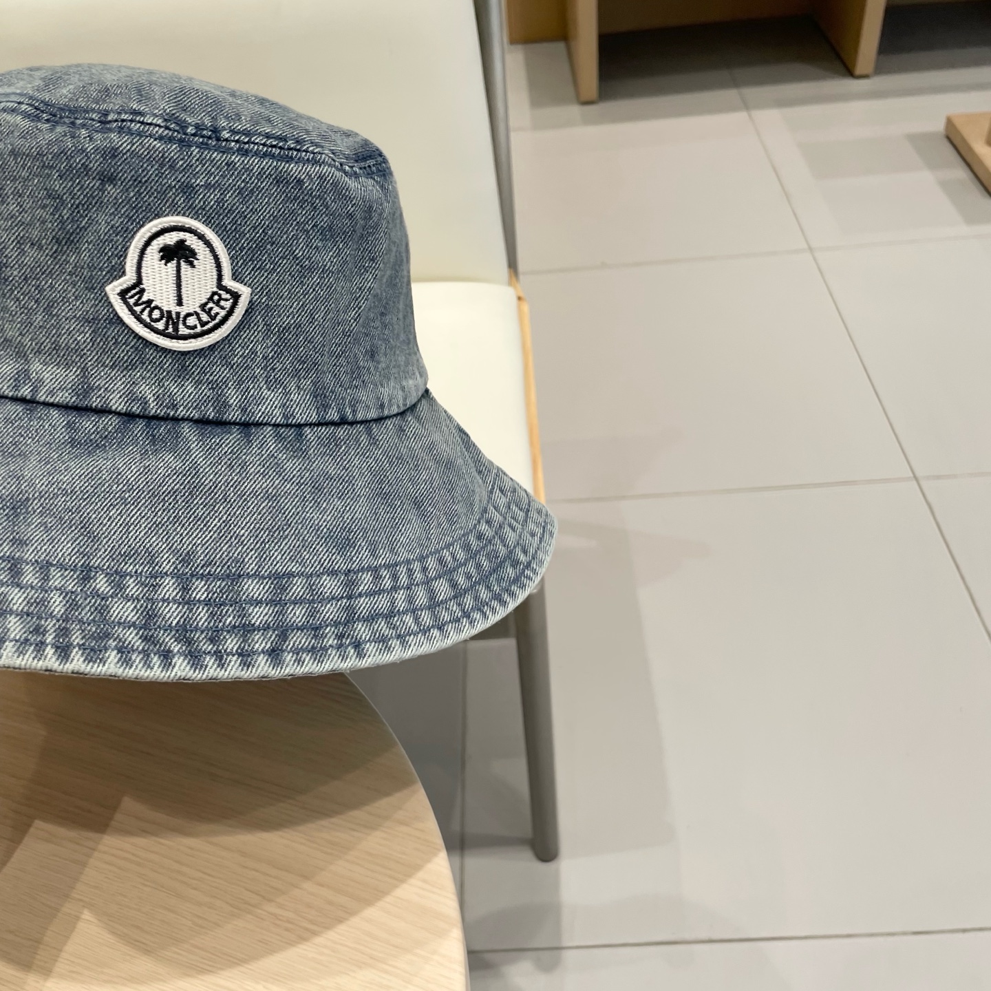  Moncler蒙口2025新款牛仔渔夫帽，经典流行款，质量超赞，