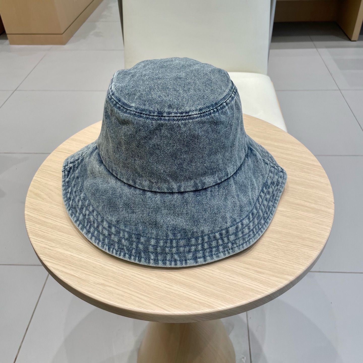  Moncler蒙口2025新款牛仔渔夫帽，经典流行款，质量超赞，