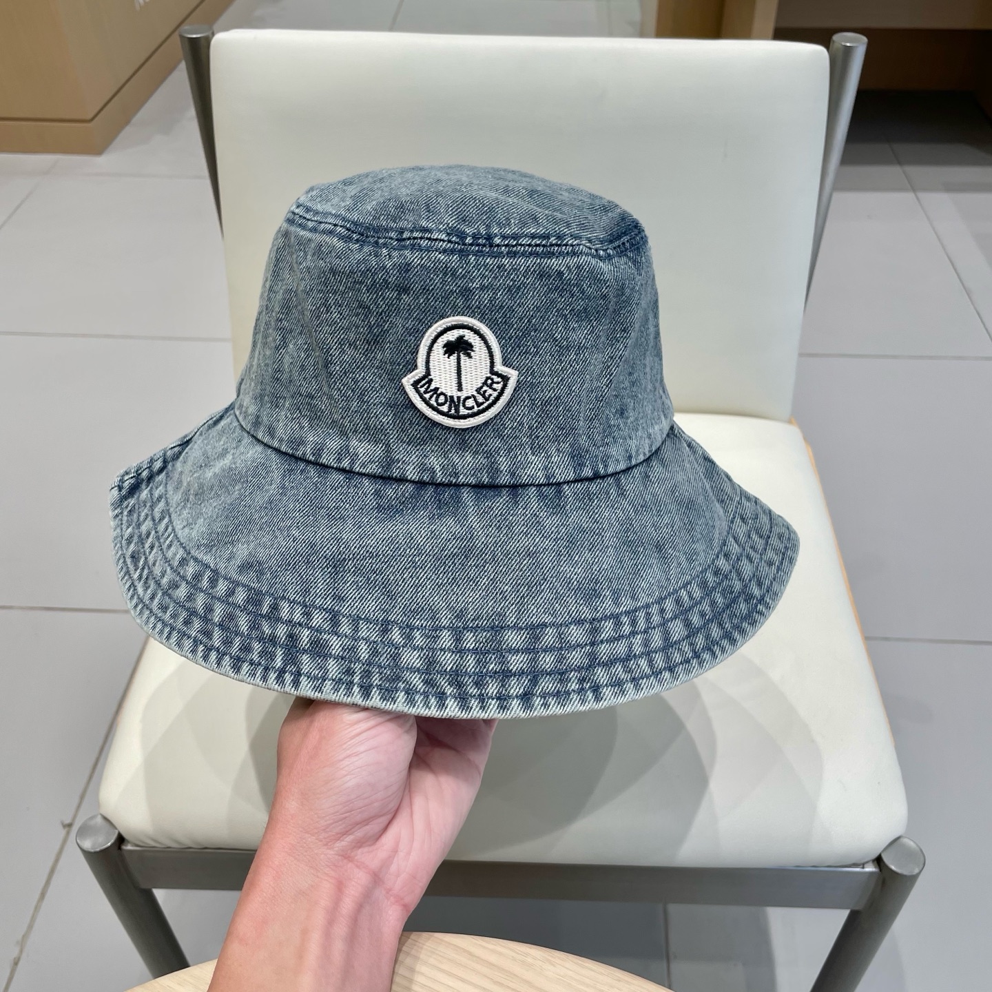  Moncler蒙口2025新款牛仔渔夫帽，经典流行款，质量超赞，