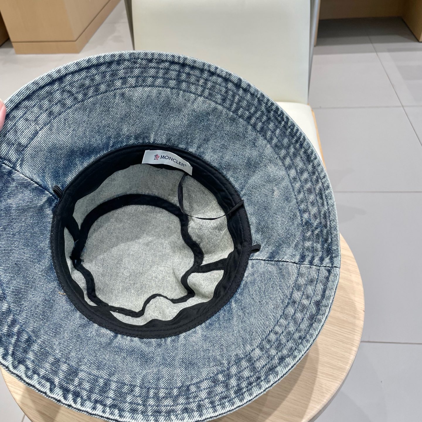  Moncler蒙口2025新款牛仔渔夫帽，经典流行款，质量超赞，