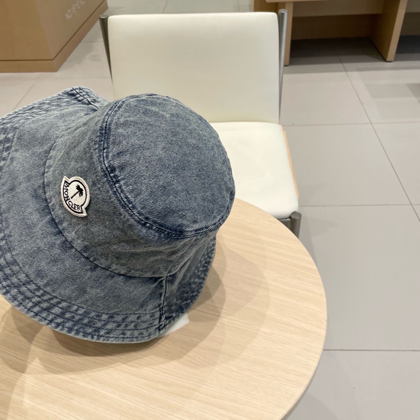  Moncler蒙口2025新款牛仔渔夫帽，经典流行款，质量超赞，