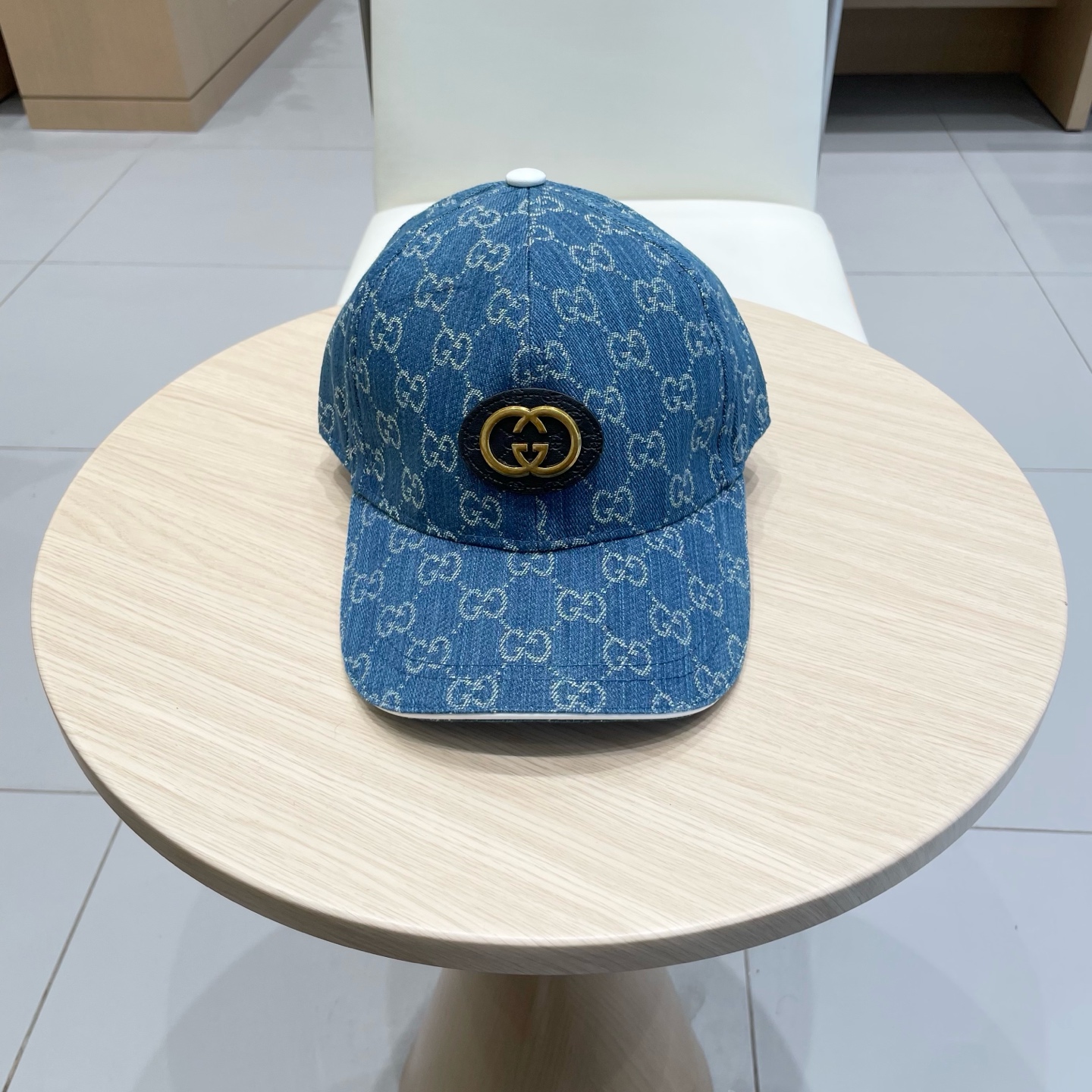 NO:220217,GUCCI Gucci Simple baseball cap, very trendy!  Casual sports style, classic production, super easy to wear clothes!  Hat fisherman hat baseball hat knit hat, hat, gucci, espadrilles, hats19860909GUCCI古奇 简约棒球帽,很潮！休闲运动款,经典制作,超级好搭衣服！帽子渔夫帽棒球帽针织帽,帽子,gucci,espadrilles,hats,hat