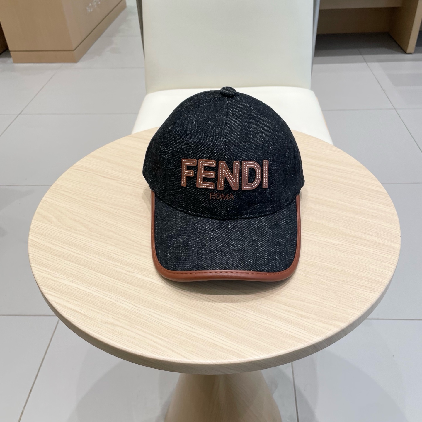  FENDI芬迪2025新款 老花系列棒球帽🧢 经典FF中古单品，气质穿搭单品，质量杠杠👍