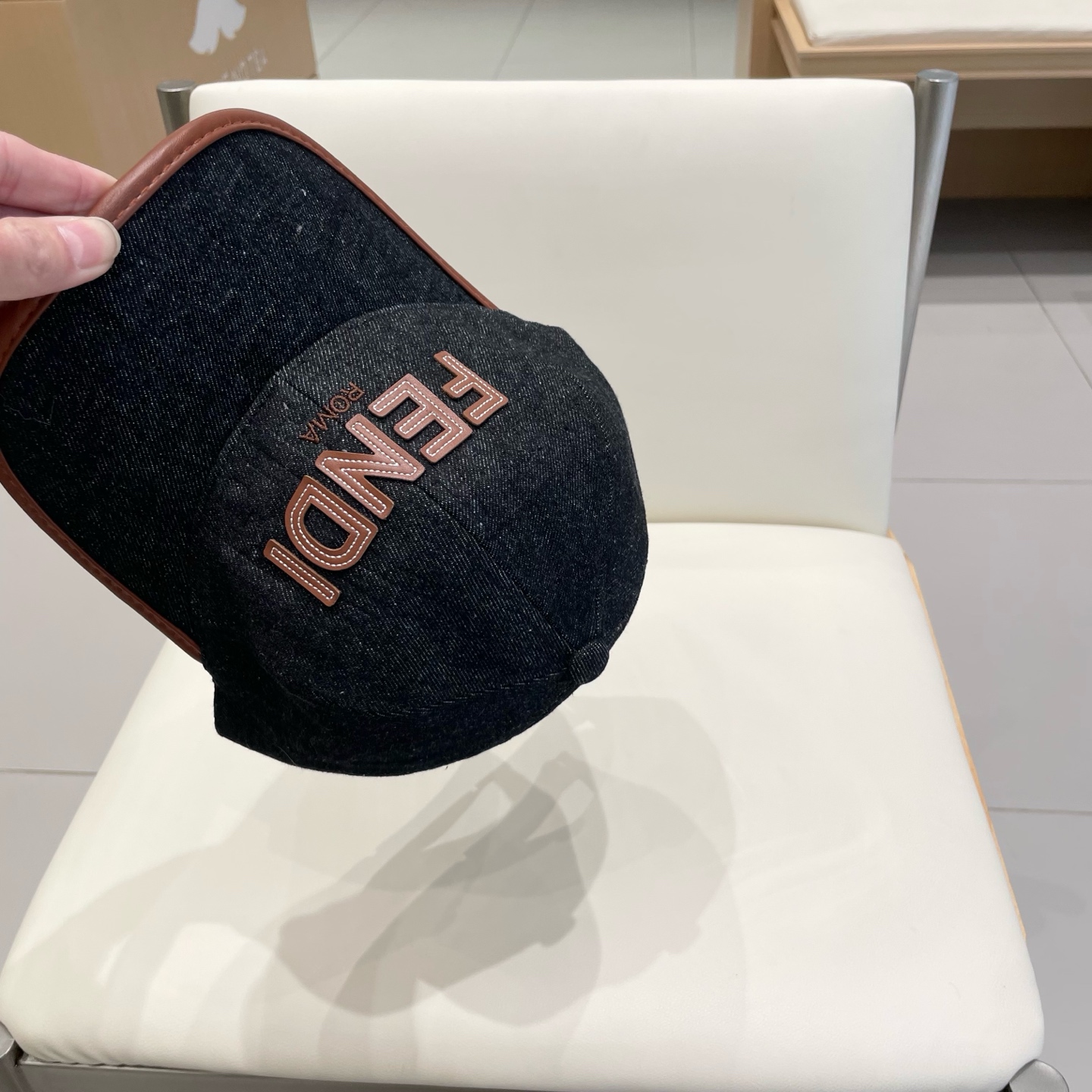  FENDI芬迪2025新款 老花系列棒球帽🧢 经典FF中古单品，气质穿搭单品，质量杠杠👍