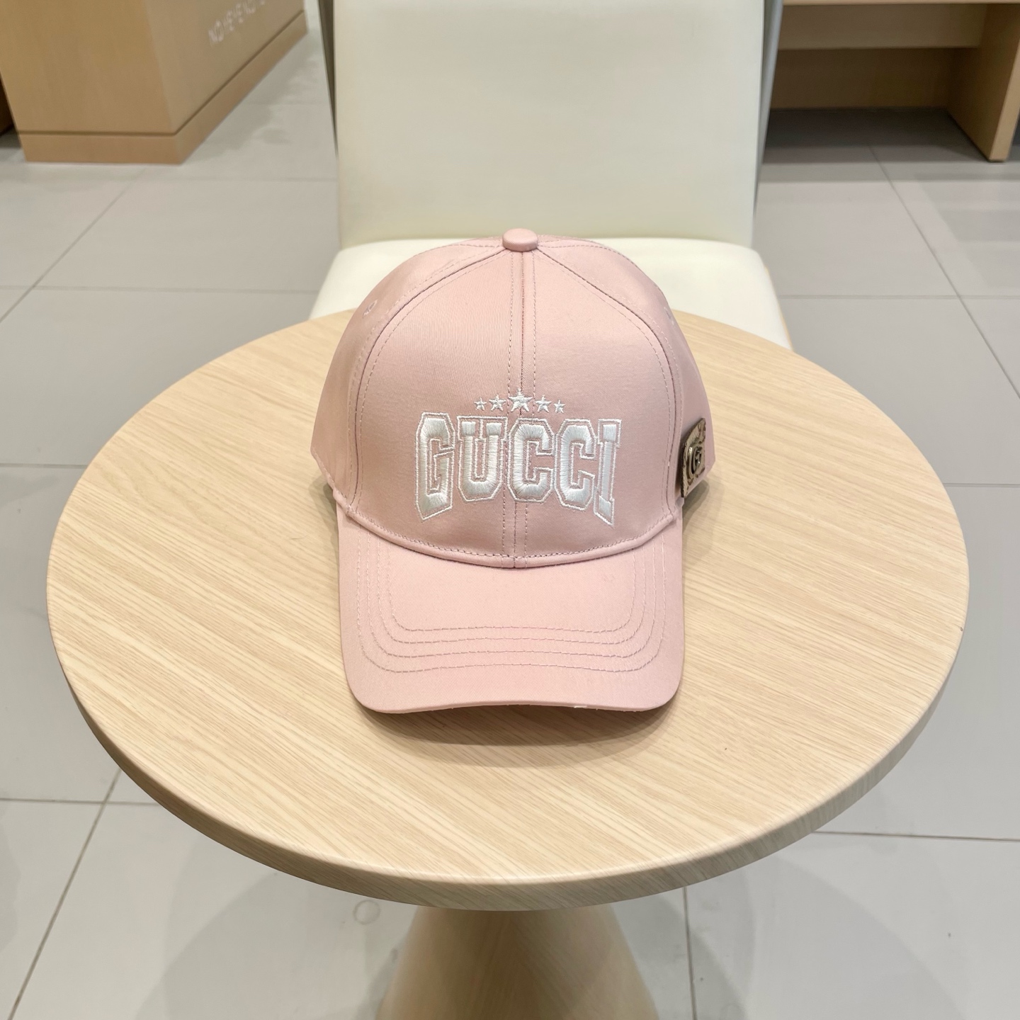 NO:220238,GUCCI Gucci 2025 Baseball Cap The craftsmanship is very exquisite, high-end, atmospheric and up-to-date!  Low-key luxury, easy to carry!  Hat fisherman hat baseball hat knit hat, hat, gucci, espadrilles, hats19860909GUCCI古奇2025 棒球帽 工艺非常精美 高档大气上档次！低调奢华,方便携带！帽子渔夫帽棒球帽针织帽,帽子,gucci,espadrilles,hats,hat
