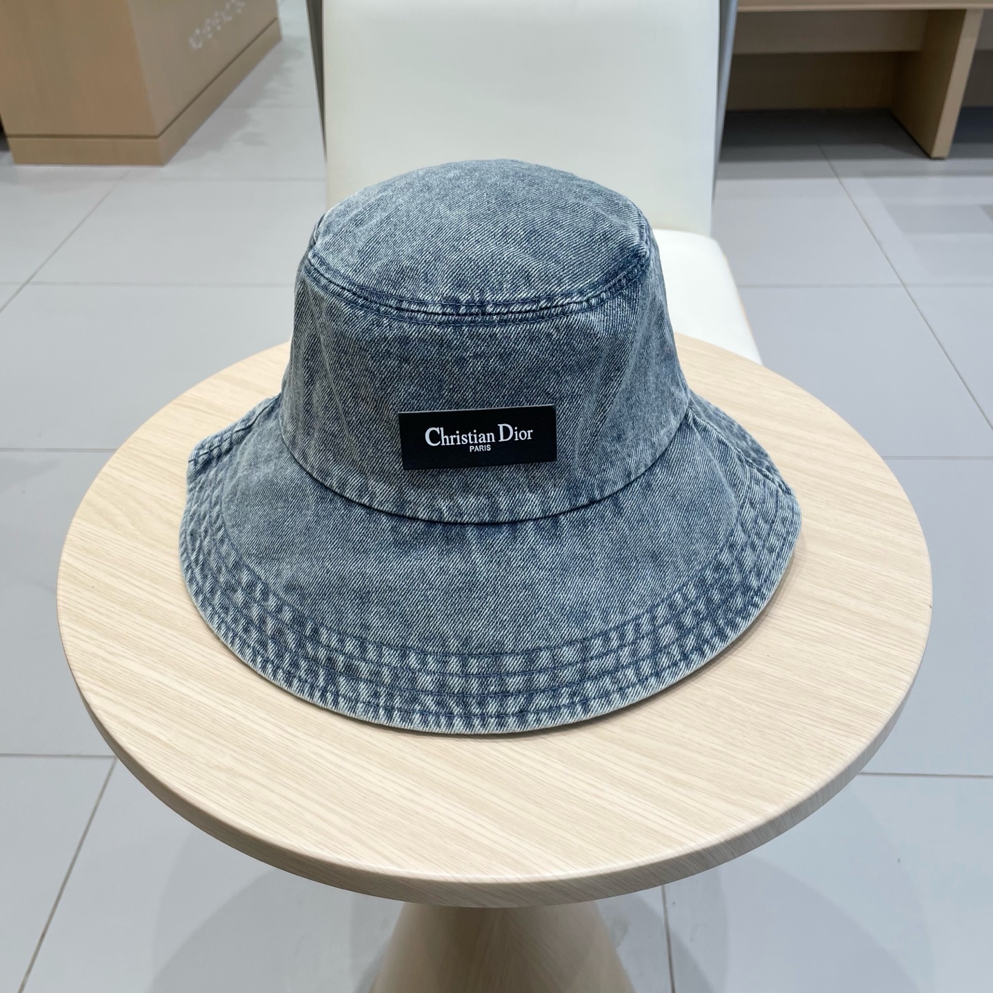 NO:346187,Dior (Dior) 2026 new denim fisherman hat, exquisite, pure and stylish, cool and fashionable, the counter is out of stock, excellent quality hat, straw hat, fisherman hat, baseball hat, hat, dior, dior, espadrilles, hatsDior(迪奥)2026牛仔新款渔夫帽, 精致純也格调很有感觉,很酷很时尚,专柜断货热门,质量超赞帽子草帽渔夫帽棒球帽,帽子,dior,dior,espadrilles,hats,hat