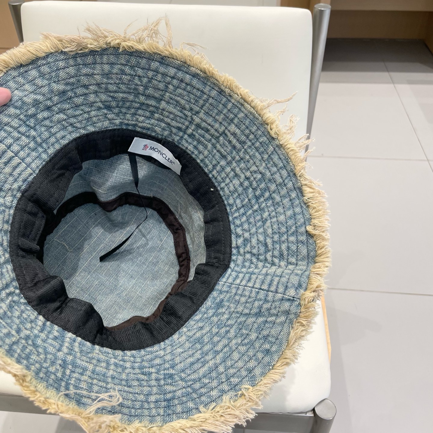  Moncler蒙口2025新款牛仔渔夫帽，经典流行款，质量超赞，