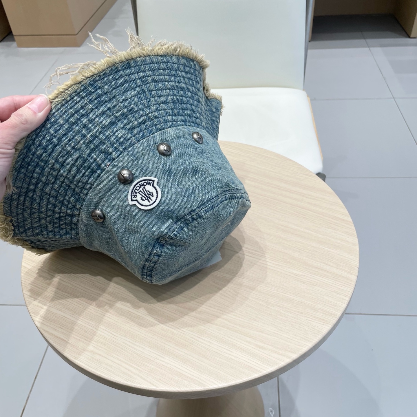  Moncler蒙口2025新款牛仔渔夫帽，经典流行款，质量超赞，