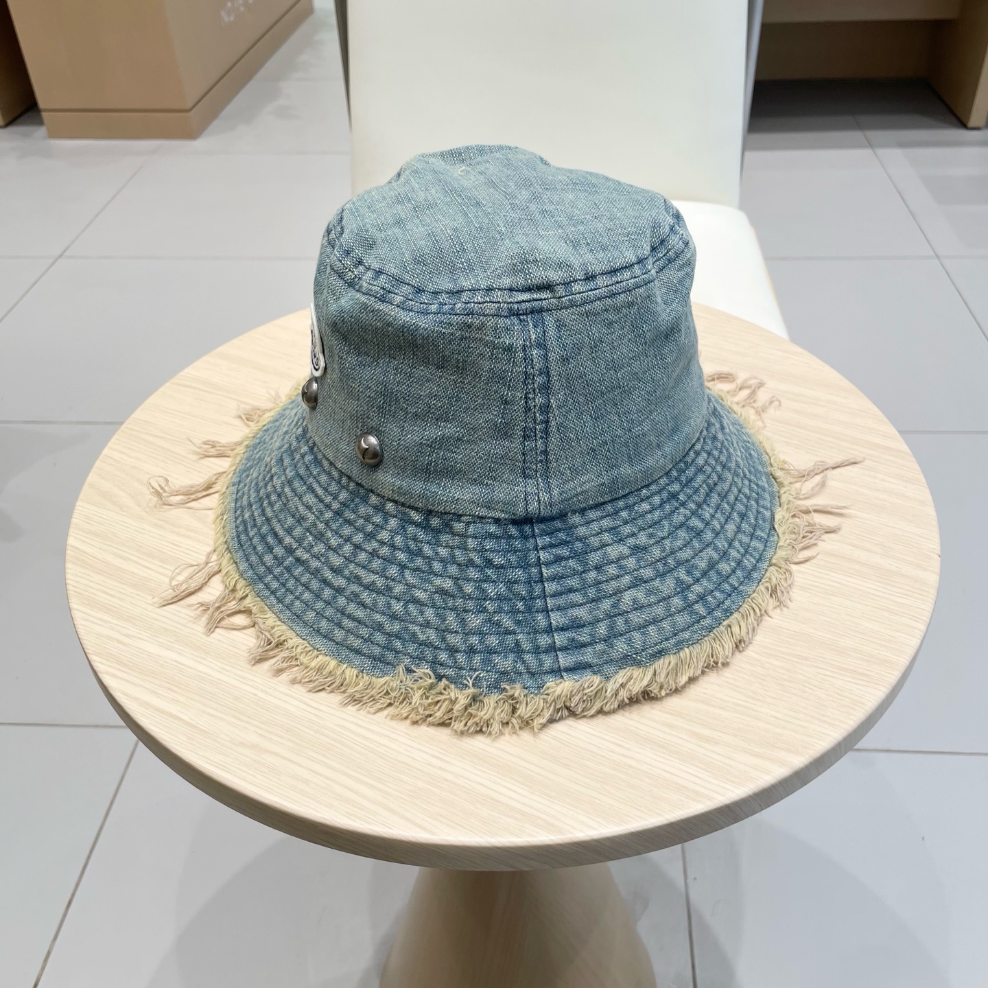  Moncler蒙口2025新款牛仔渔夫帽，经典流行款，质量超赞，