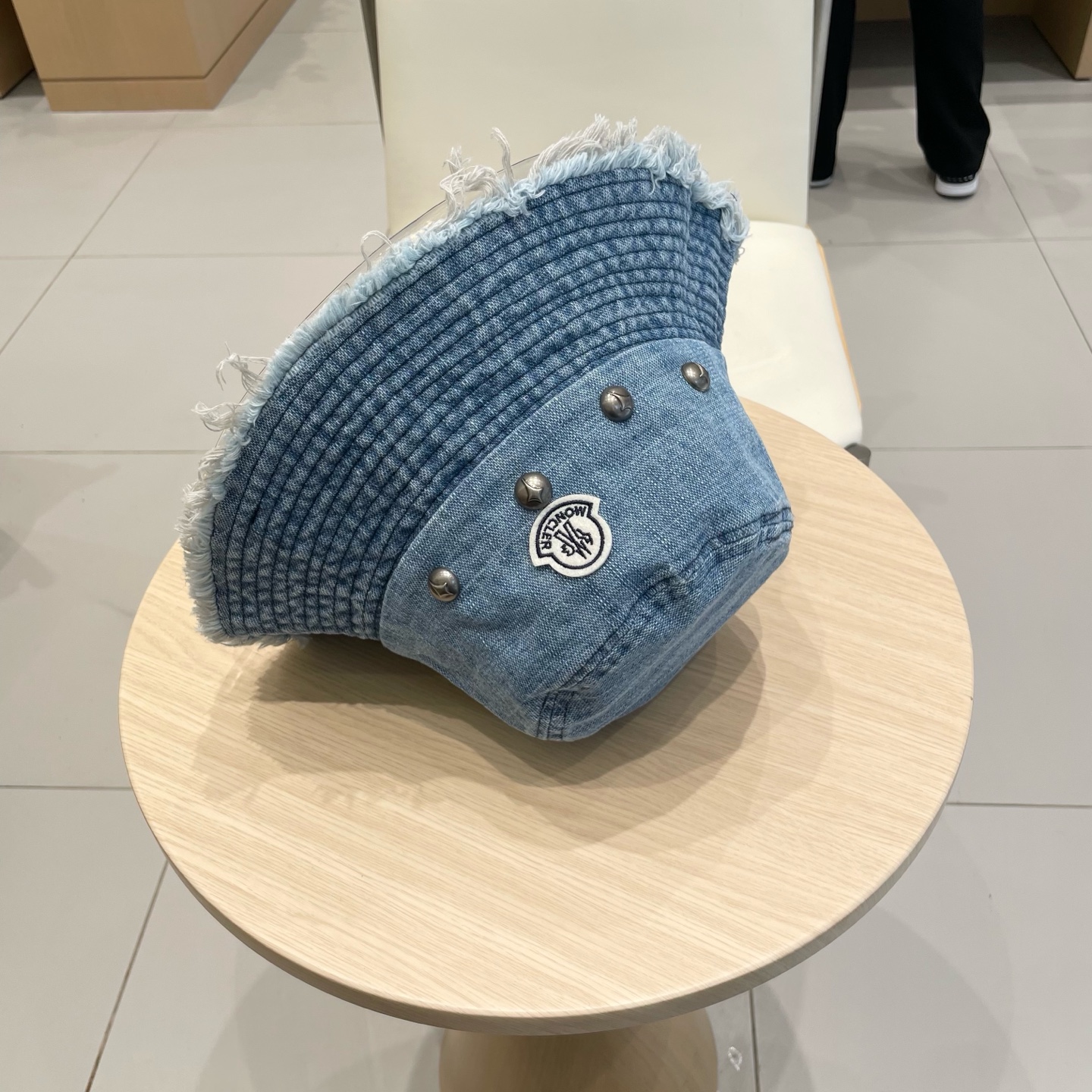  Moncler蒙口2025新款牛仔渔夫帽，经典流行款，质量超赞，