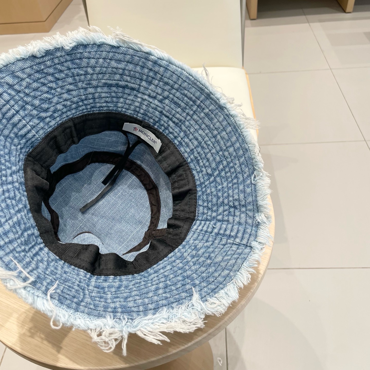  Moncler蒙口2025新款牛仔渔夫帽，经典流行款，质量超赞，