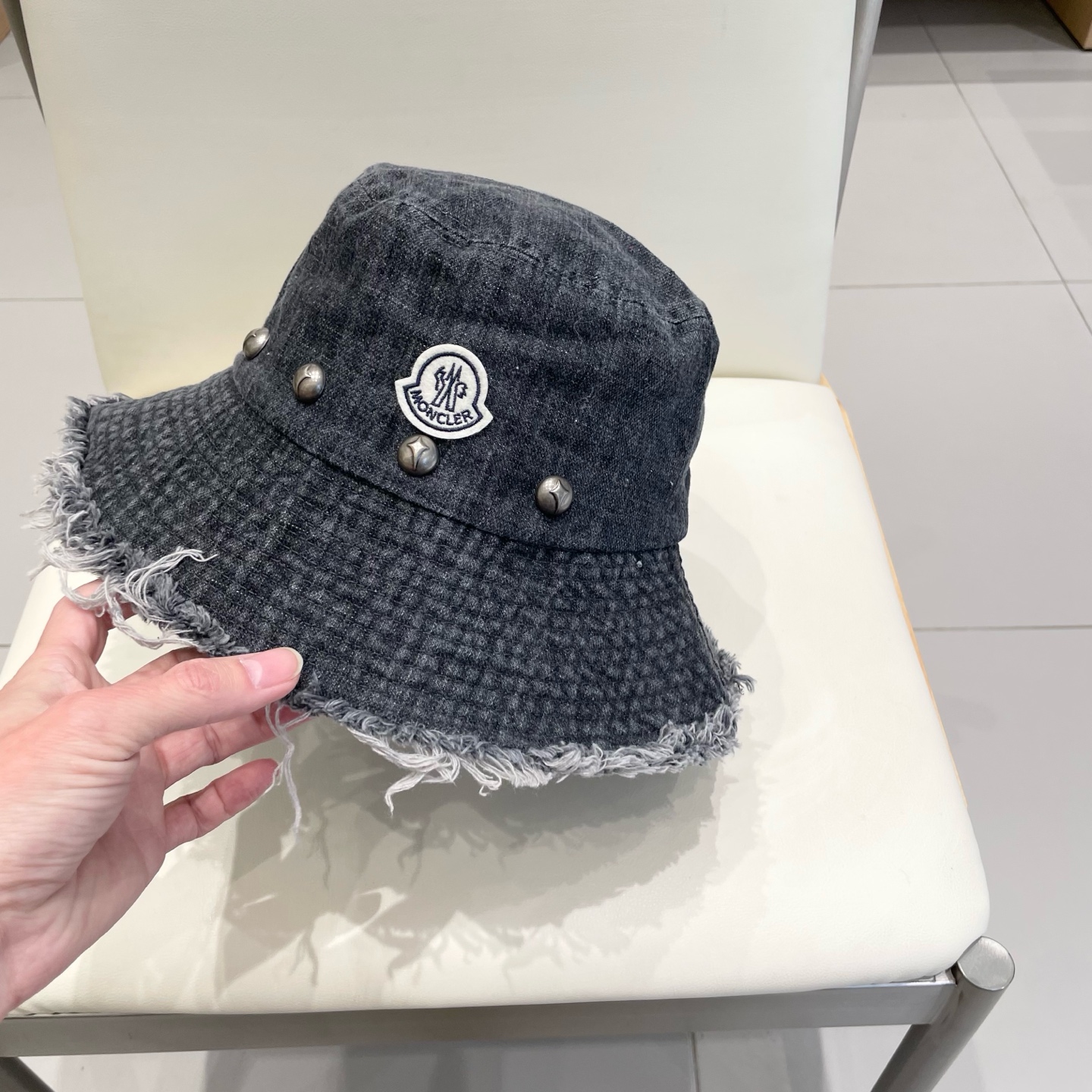  Moncler蒙口2025新款牛仔渔夫帽，经典流行款，质量超赞，