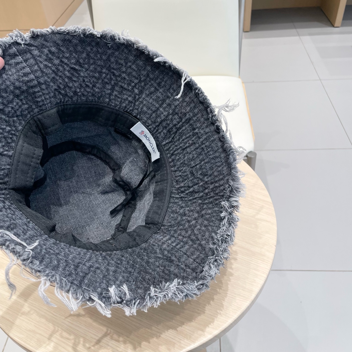  Moncler蒙口2025新款牛仔渔夫帽，经典流行款，质量超赞，