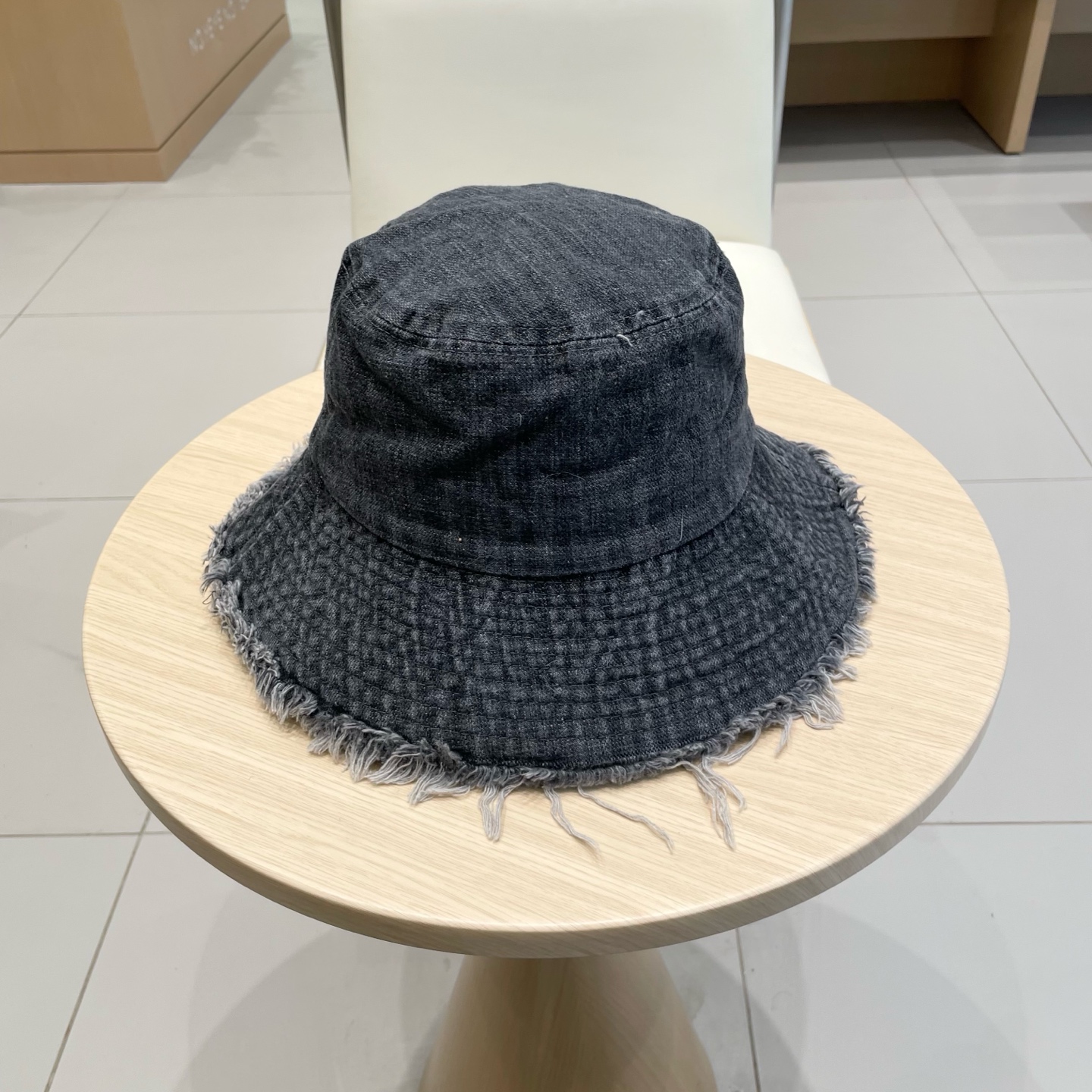  Moncler蒙口2025新款牛仔渔夫帽，经典流行款，质量超赞，