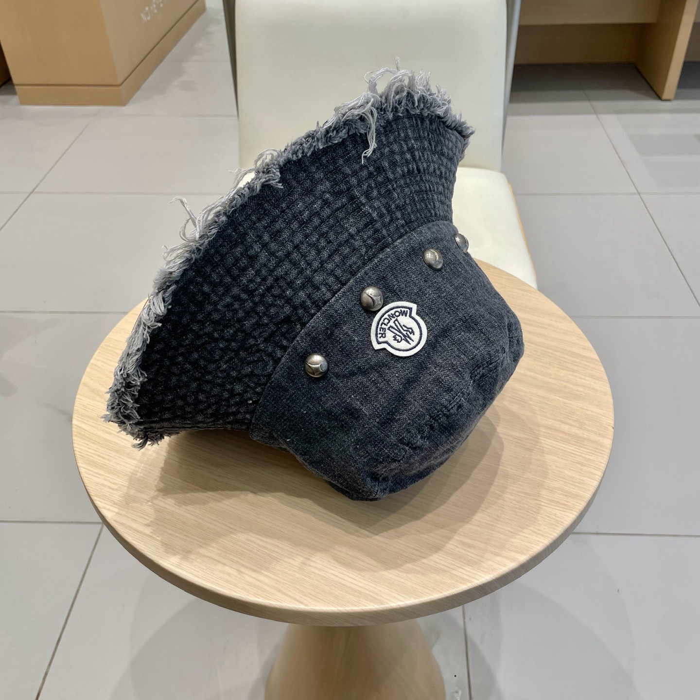  Moncler蒙口2025新款牛仔渔夫帽，经典流行款，质量超赞，