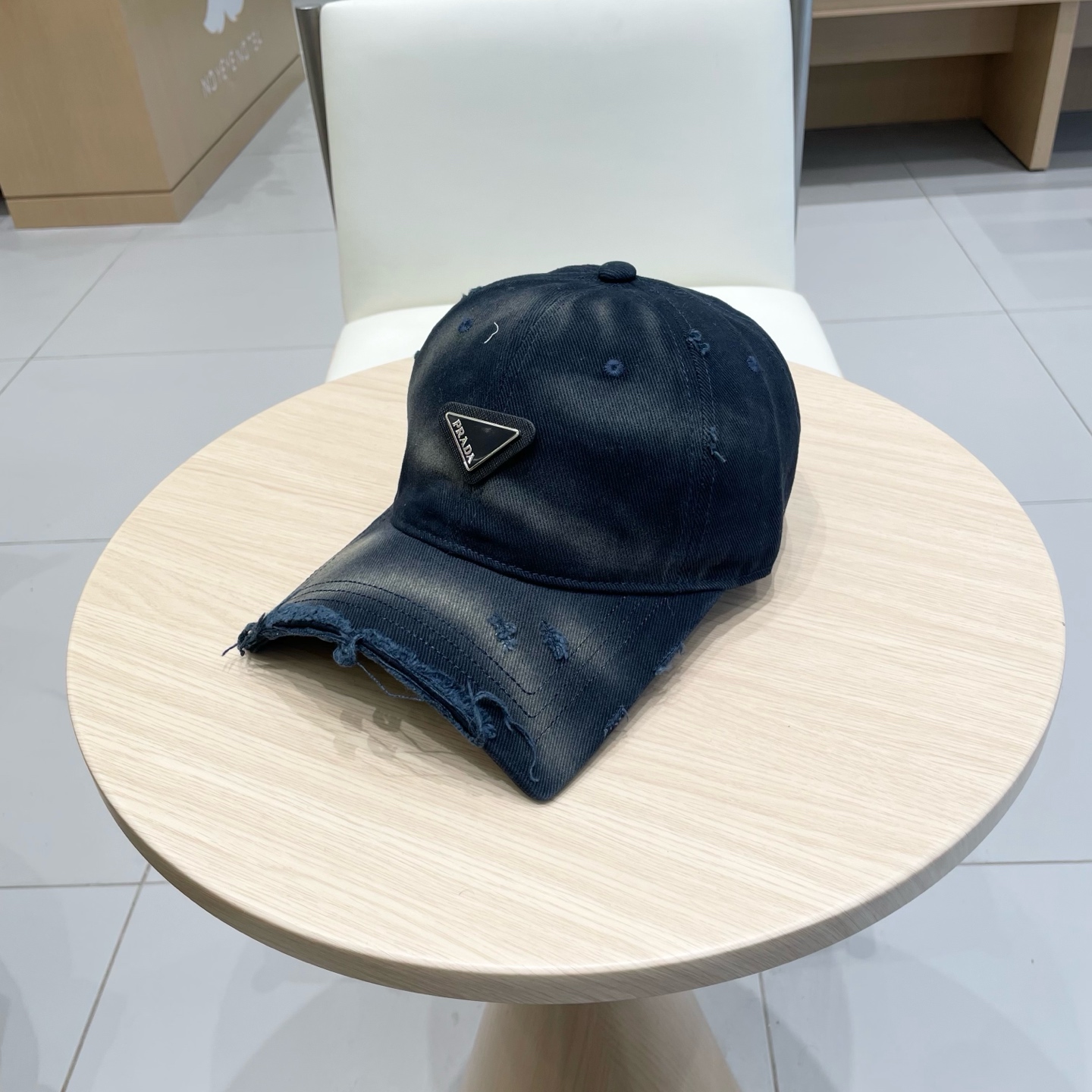  Prada普拉达2025早春新款大牌款棒球帽，经典款男女通用
