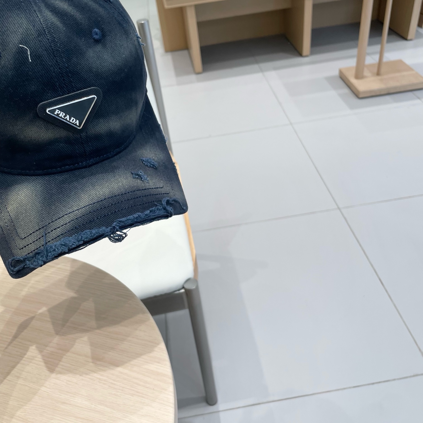  Prada普拉达2025早春新款大牌款棒球帽，经典款男女通用