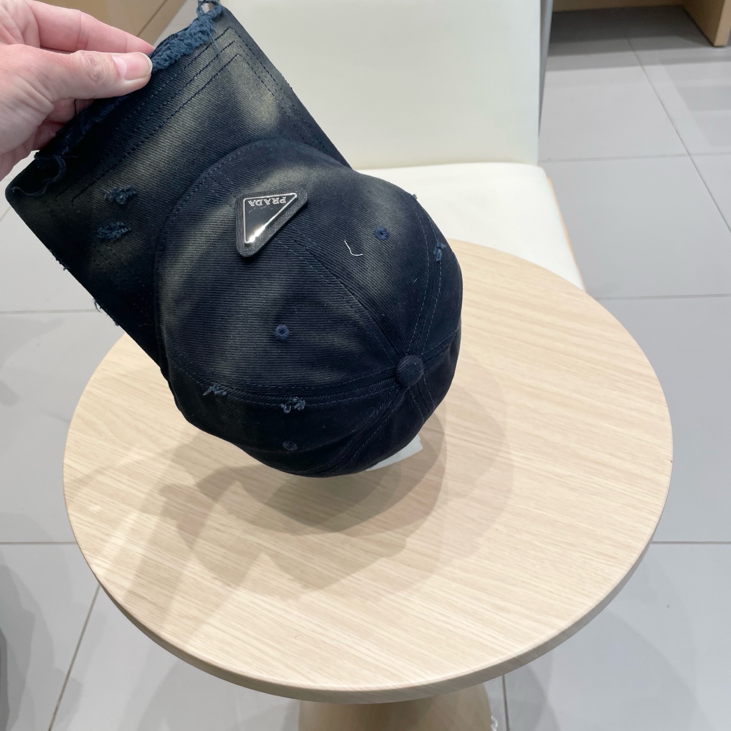  Prada普拉达2025早春新款大牌款棒球帽，经典款男女通用