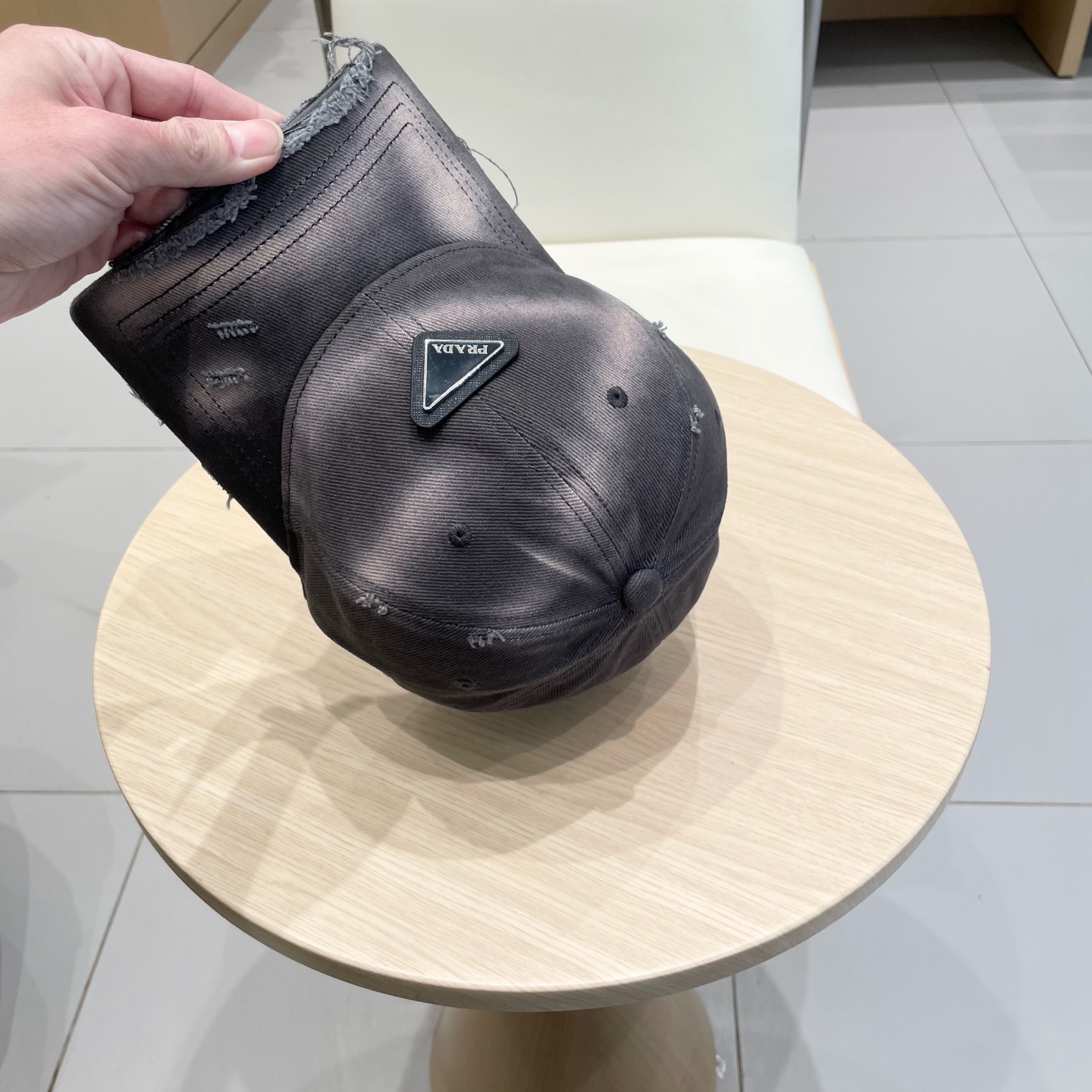  Prada普拉达2025早春新款大牌款棒球帽，经典款男女通用