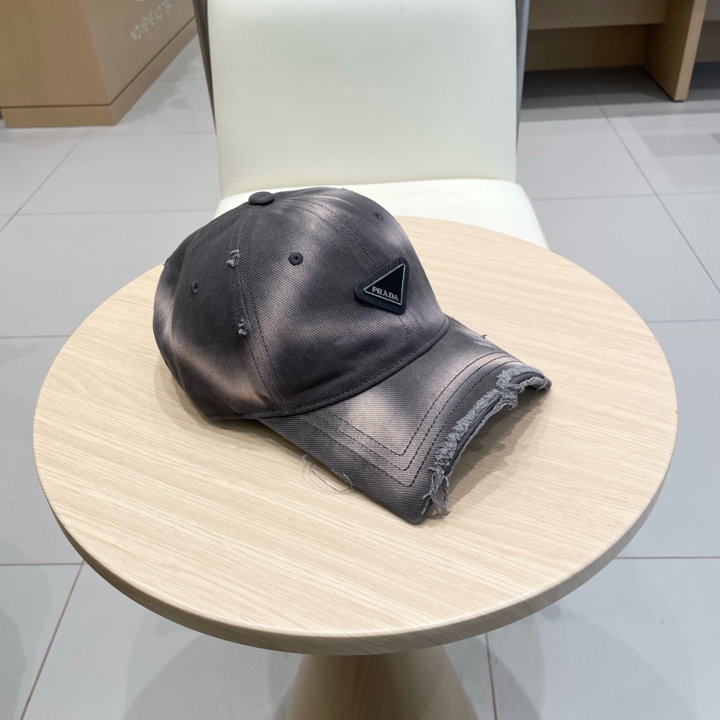  Prada普拉达2025早春新款大牌款棒球帽，经典款男女通用