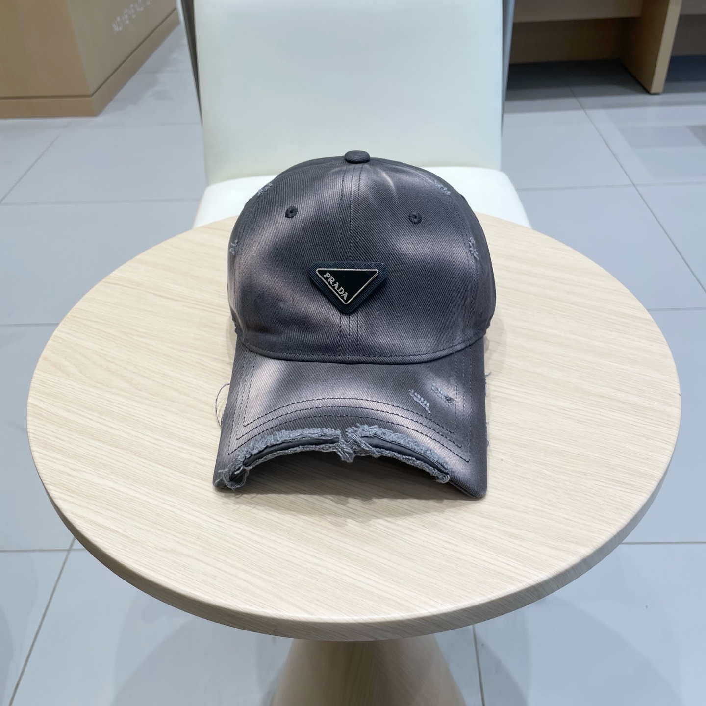  Prada普拉达2025早春新款大牌款棒球帽，经典款男女通用
