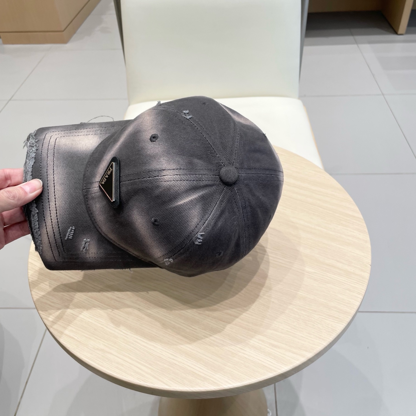  Prada普拉达2025早春新款大牌款棒球帽，经典款男女通用