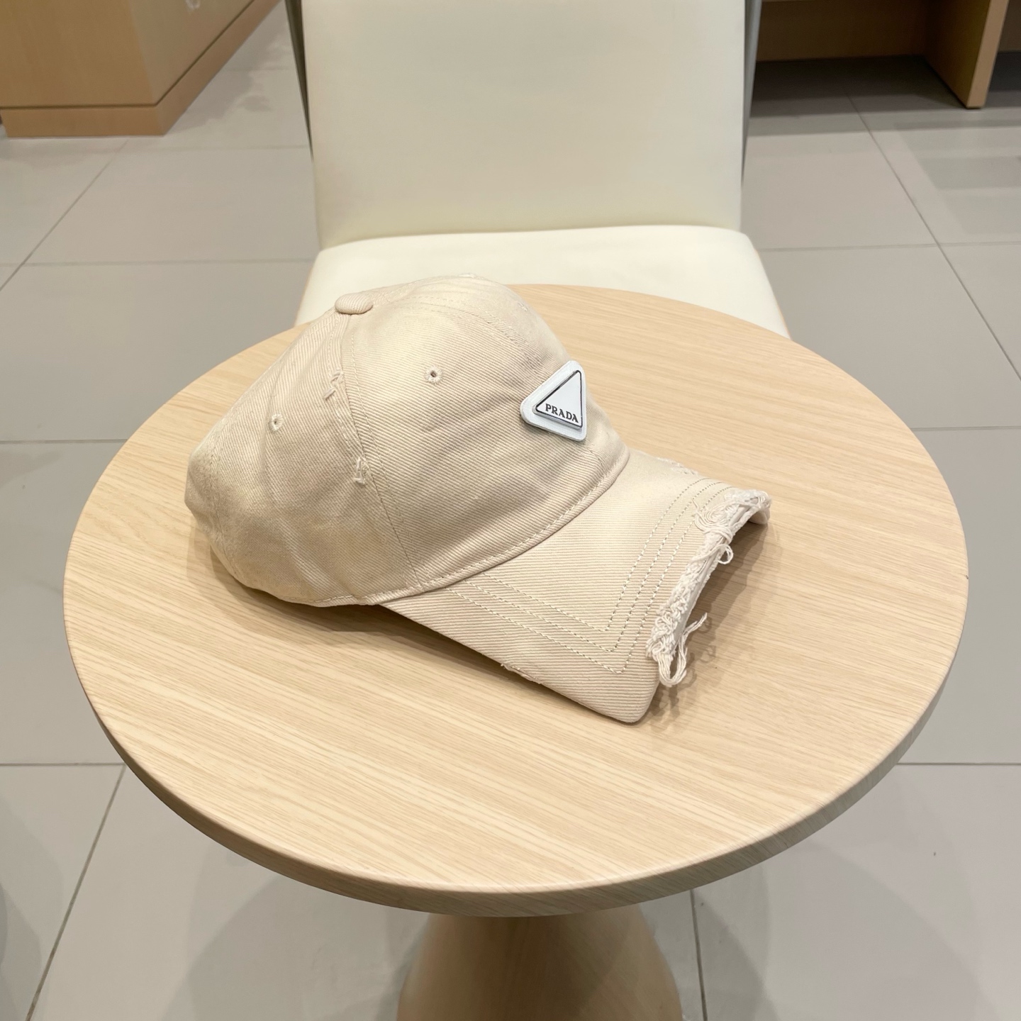  Prada普拉达2025早春新款大牌款棒球帽，经典款男女通用