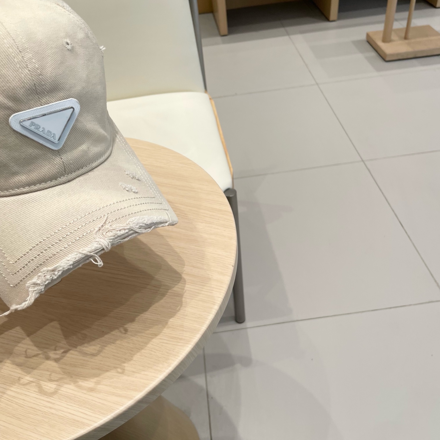  Prada普拉达2025早春新款大牌款棒球帽，经典款男女通用