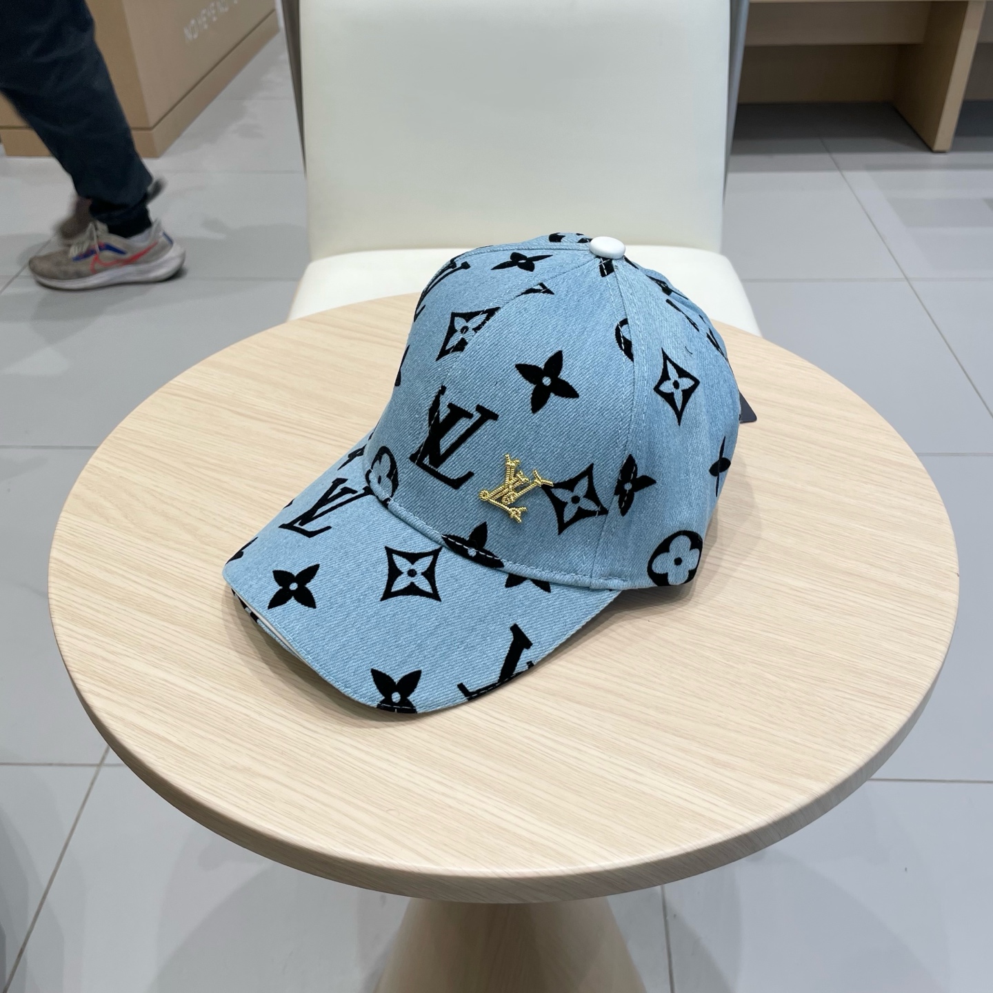  LouisVuitton2025新款棒球帽🧢  
LV棒球帽，简约大气，男女通用