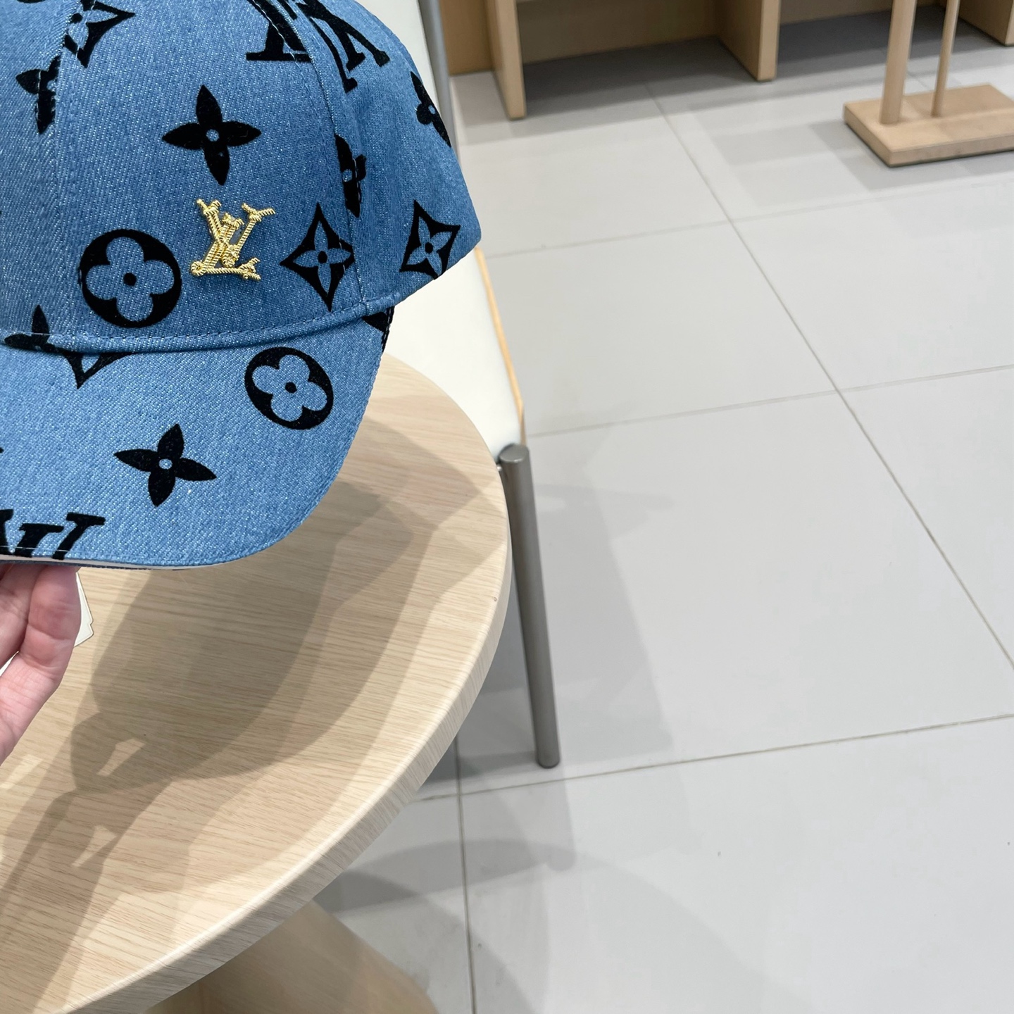  LouisVuitton2025新款棒球帽🧢  
LV棒球帽，简约大气，男女通用