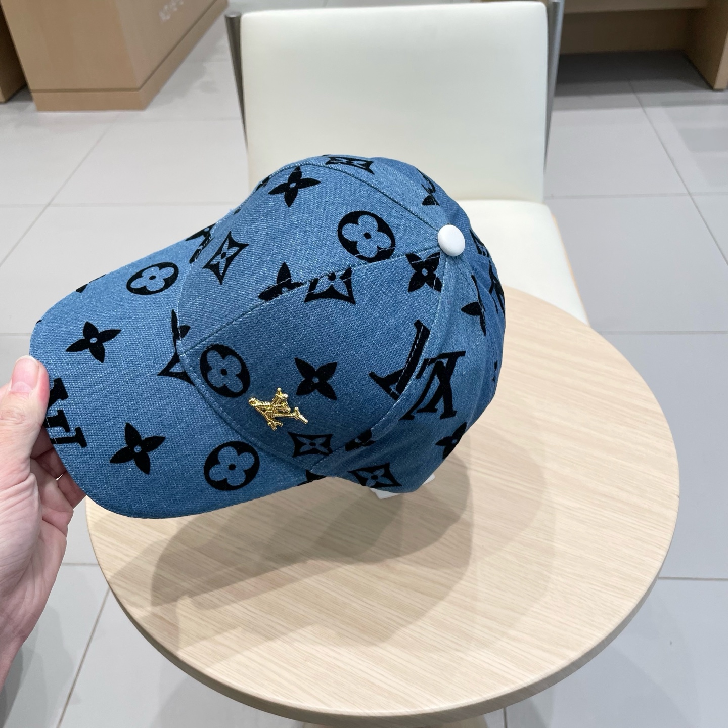  LouisVuitton2025新款棒球帽🧢  
LV棒球帽，简约大气，男女通用