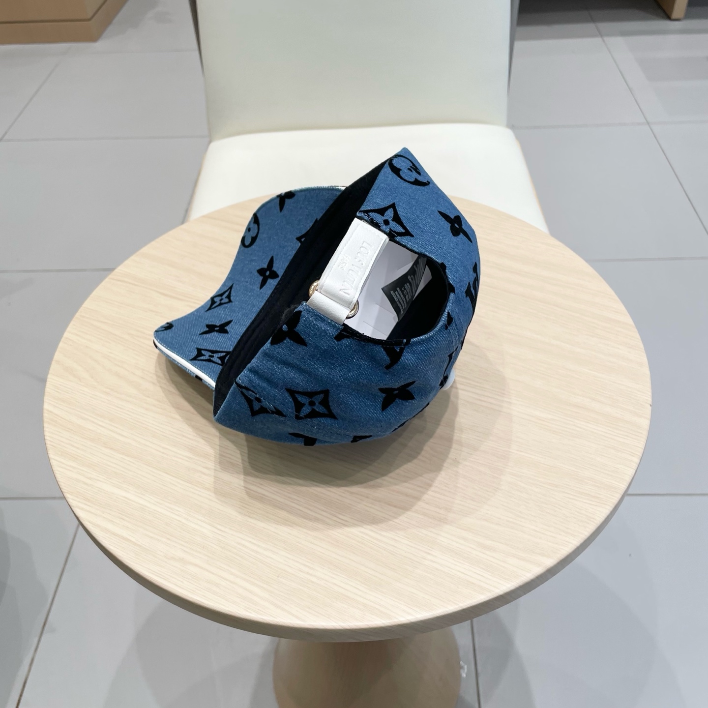  LouisVuitton2025新款棒球帽🧢  
LV棒球帽，简约大气，男女通用