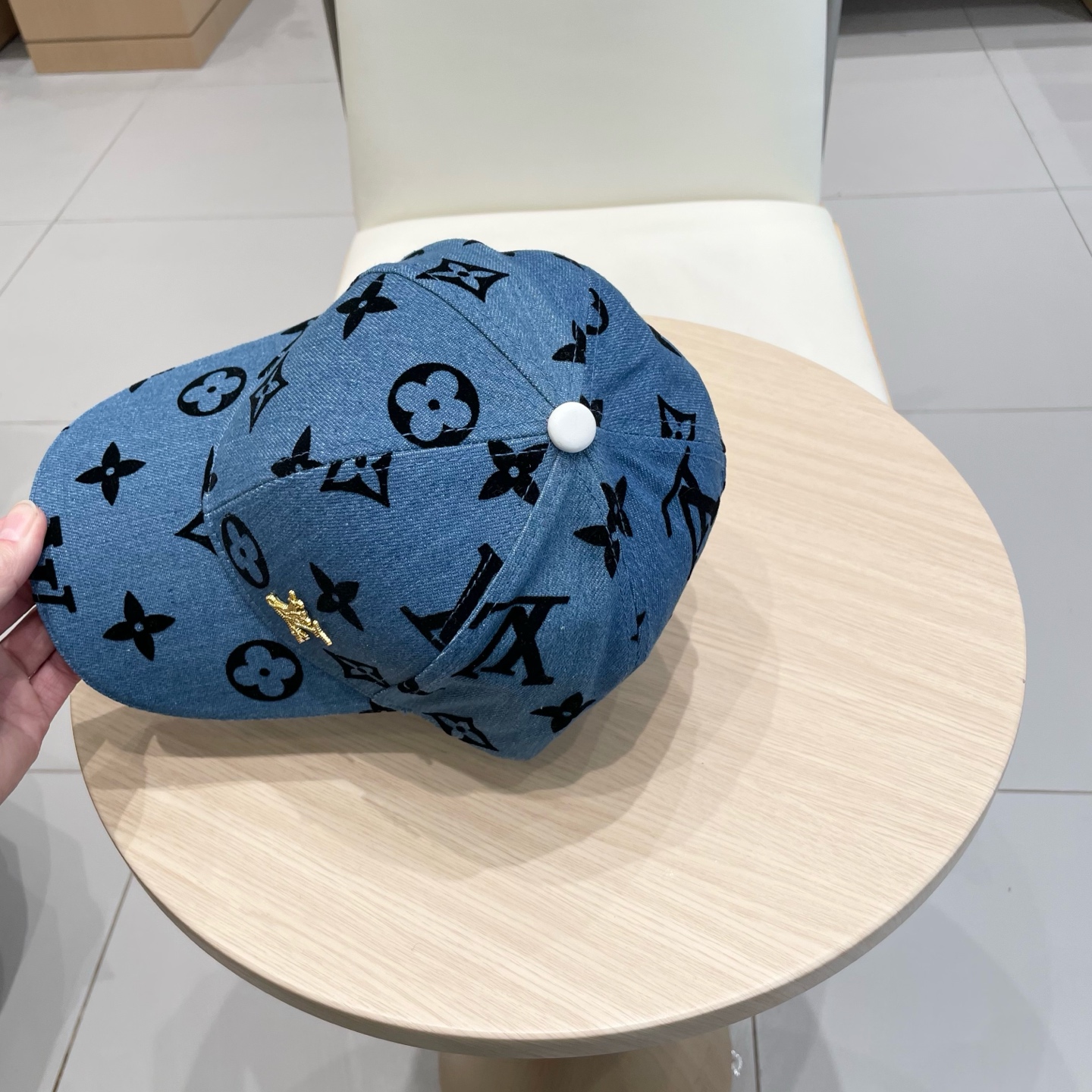  LouisVuitton2025新款棒球帽🧢  
LV棒球帽，简约大气，男女通用