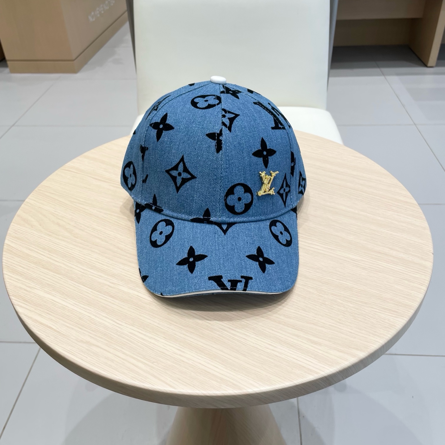  LouisVuitton2025新款棒球帽🧢  
LV棒球帽，简约大气，男女通用